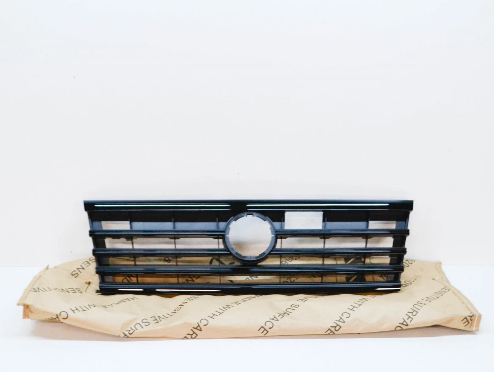 NEW VOLKSWAGEN TOUAREG CR FRONT RADIATOR GRILLE 760853651JBUS ORIGINAL