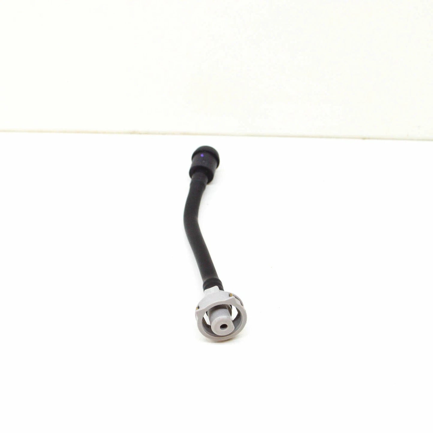 NEW AUDI Q7 4M ENGINE COOLANT OVERFLOW HOSE 4M0121081AK ORIGINAL