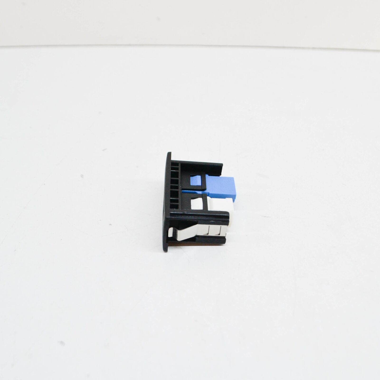 NEW MERCEDES-BENZ VITO W447 USB/AUX ADAPTER A4478200087 ORIGINAL