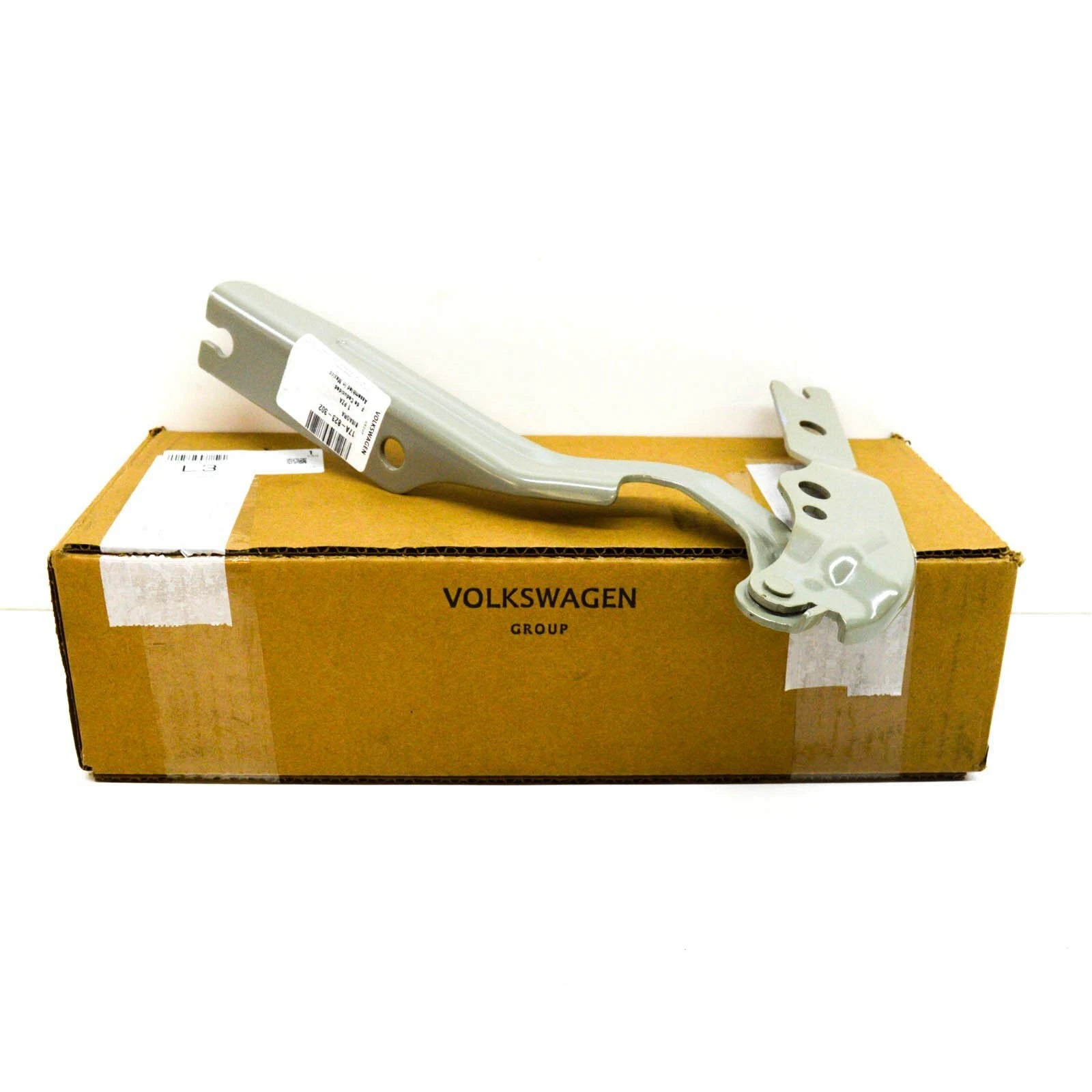 NEW VOLKSWAGEN JETTA A7 FRONT RIGHT BONNET HINGE 17A823302