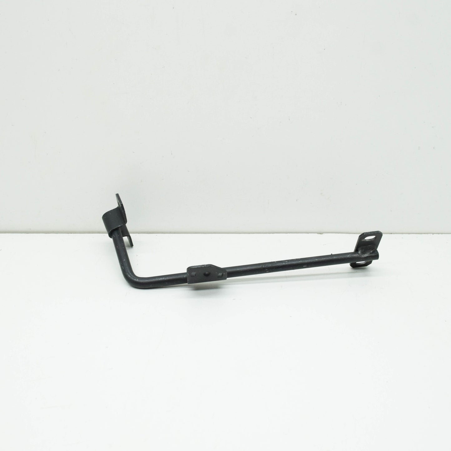 NEW MERCEDES-BENZ EQC FRONT RADIATOR SUPPORT STRIKER A2938980000 ORIGINAL