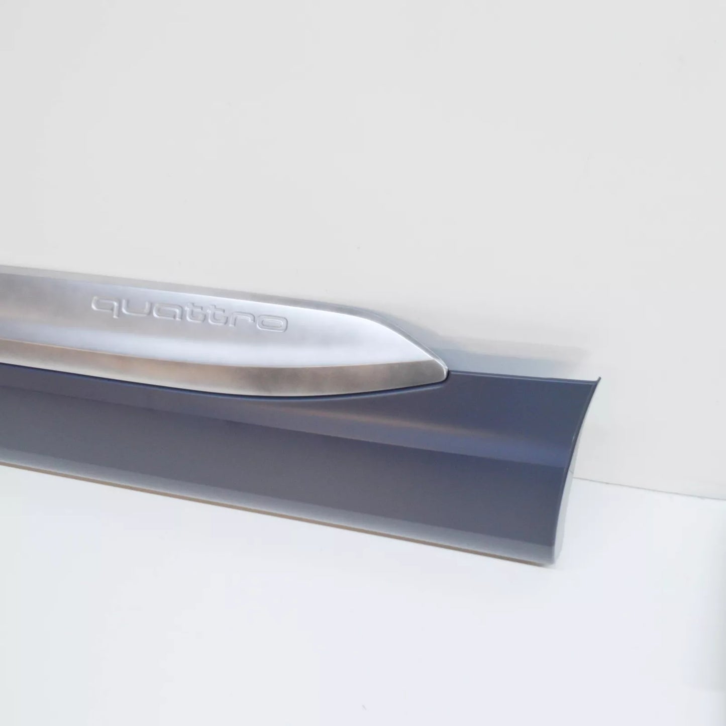 NEW AUDI Q7 4M MK2 REAR DOOR LOWER MOLDING 4M0853969EGRU ORIGINAL