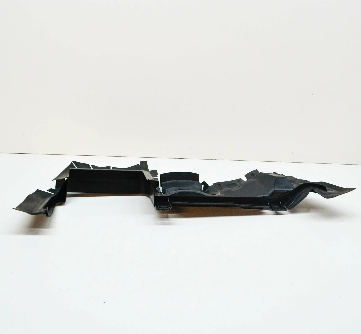 NEW AUDI A6 C8 FRONT RIGHT WIND DEFLECTOR 4K0121284BD ORIGINAL