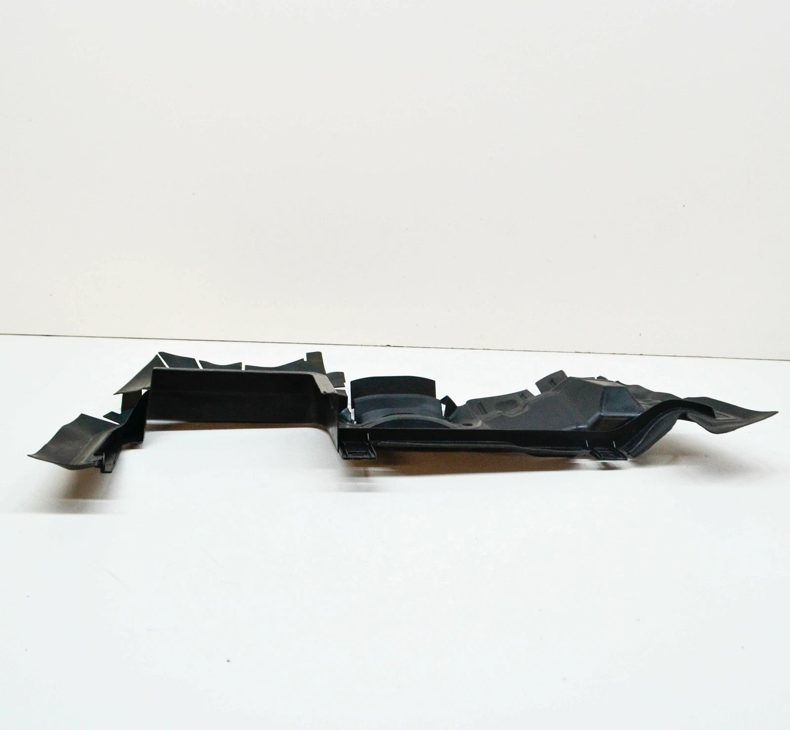 NEW AUDI A6 C8 FRONT RIGHT WIND DEFLECTOR 4K0121284BD ORIGINAL