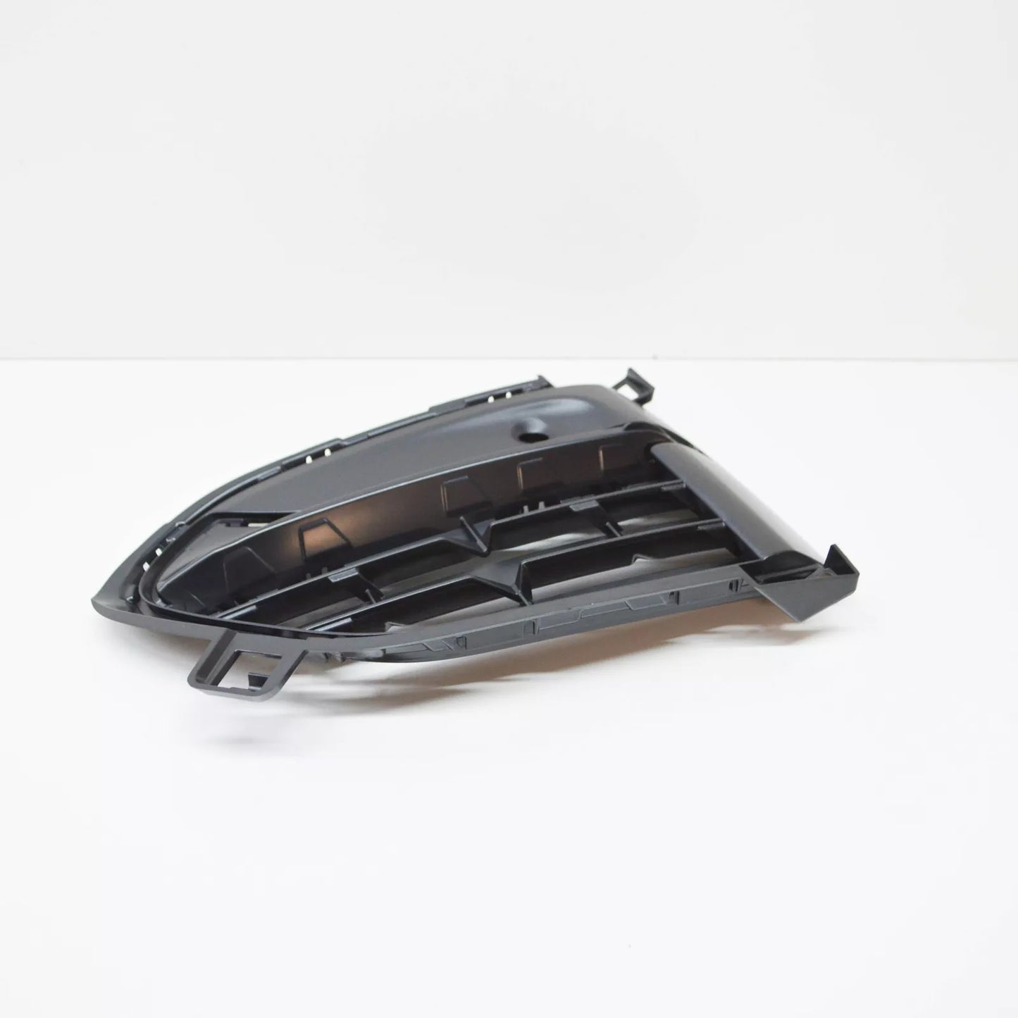 NEW BMW X6 F16 FRONT BUMPER LEFT CLOSED GRILLE 51117319777 7319777 2015 ORIGINAL
