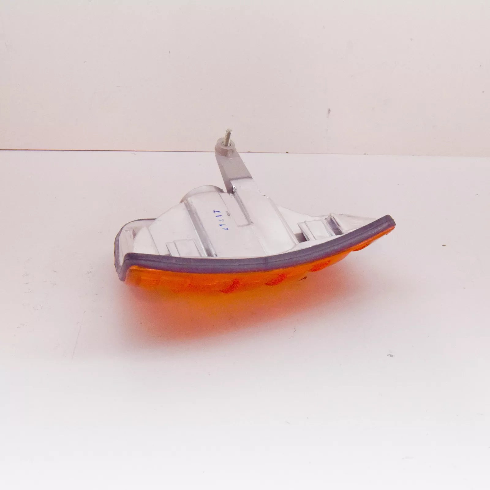 NEW MERCEDES-BENZ W123 FRONT LEFT TURN SIGNAL A0008200421 1980 ORIGINAL