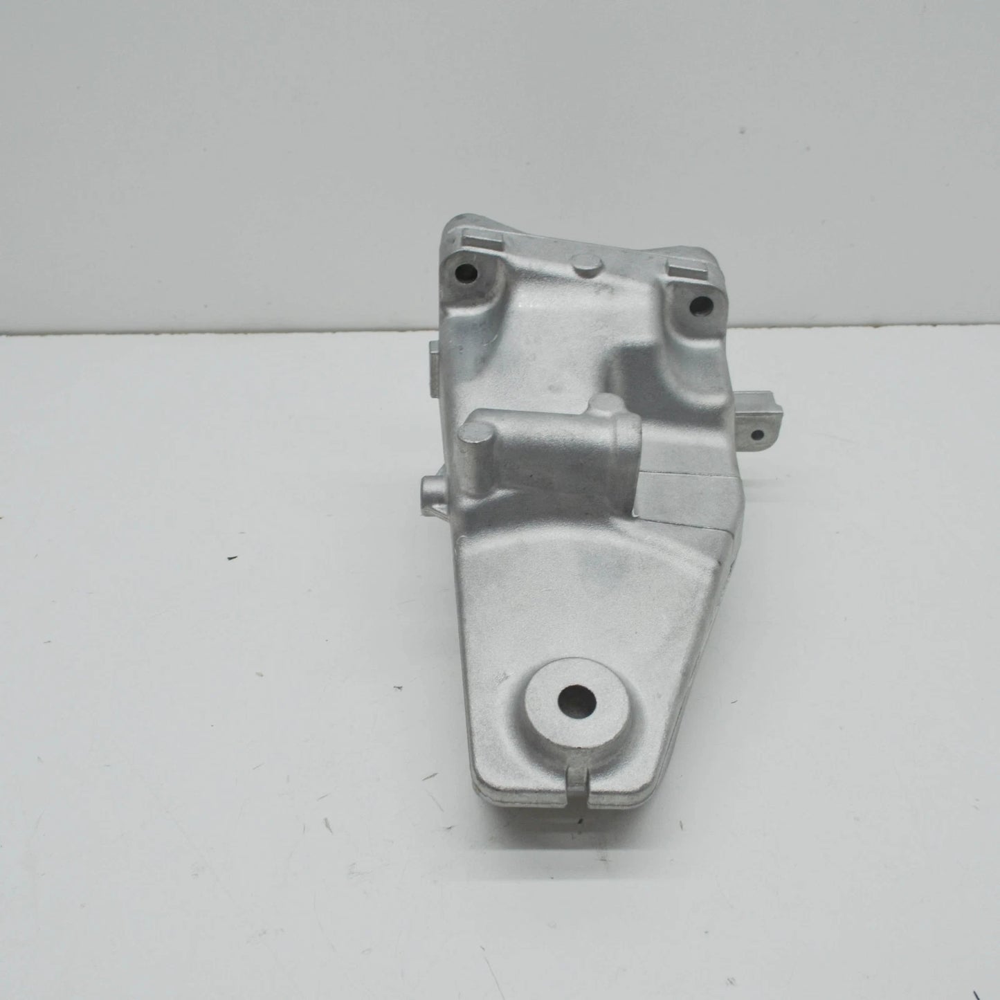 NEW MERCEDES-BENZ E W213 ENGINE CARRIER RIGHT SIDE A2742232204 ORIGINAL