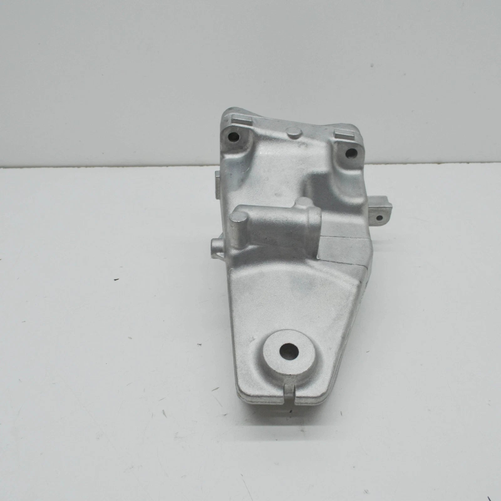 NEW MERCEDES-BENZ E W213 ENGINE CARRIER RIGHT SIDE A2742232204 ORIGINAL