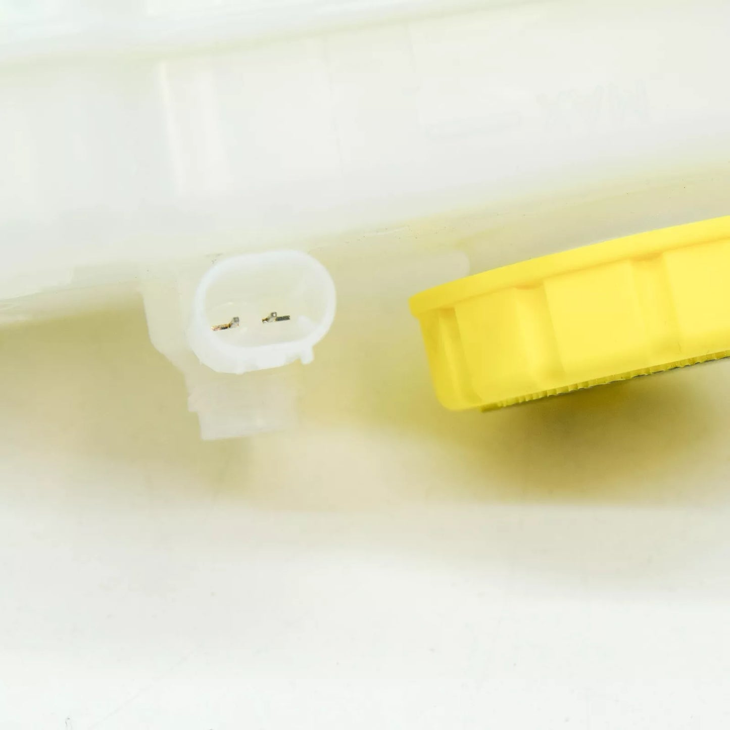 NEW BMW E38 E39 BRAKE FLUID RESERVOIR WITH WARNING SWITCH 1164908 34301164908