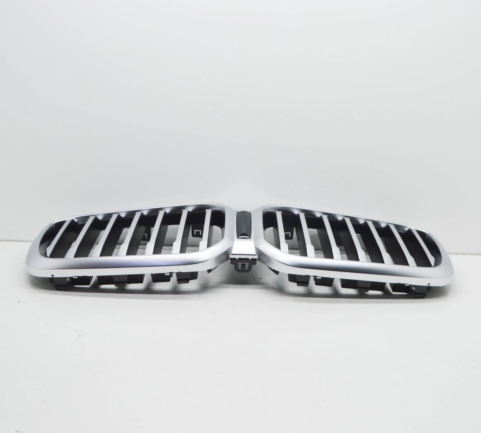 NEW BMW X3 G01 FRONT BUMPER RADIATOR GRILLE 51139881906 ORIGINAL
