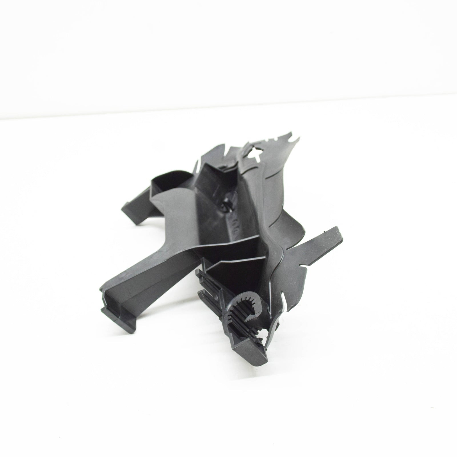 NEW MERCEDES-BENZ E W212 LEFT ENGINE OIL COOLER BRACKET A2125001631 ORIGINAL