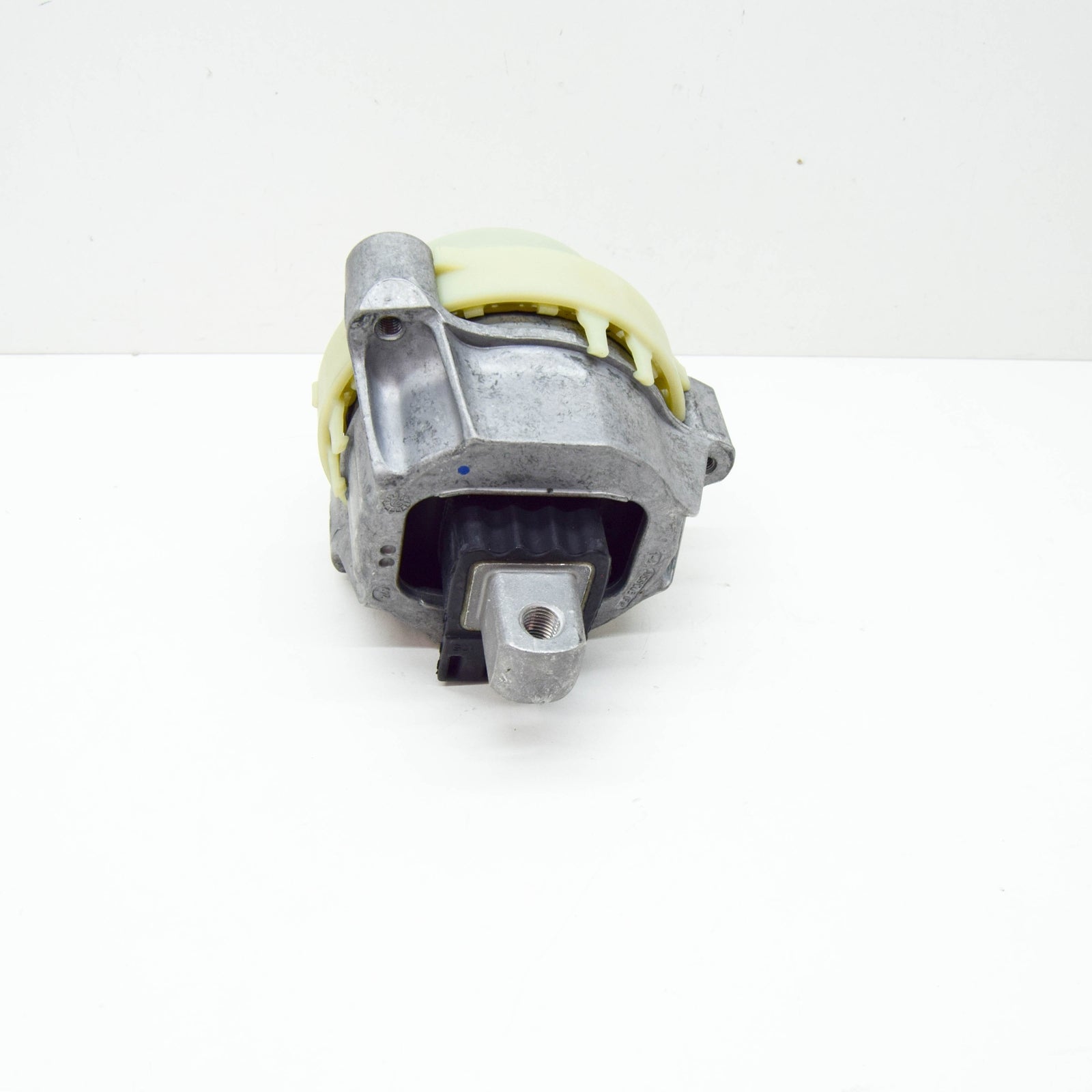 new bmw 5 g30 left side engine mount 22116883513 6883513 original