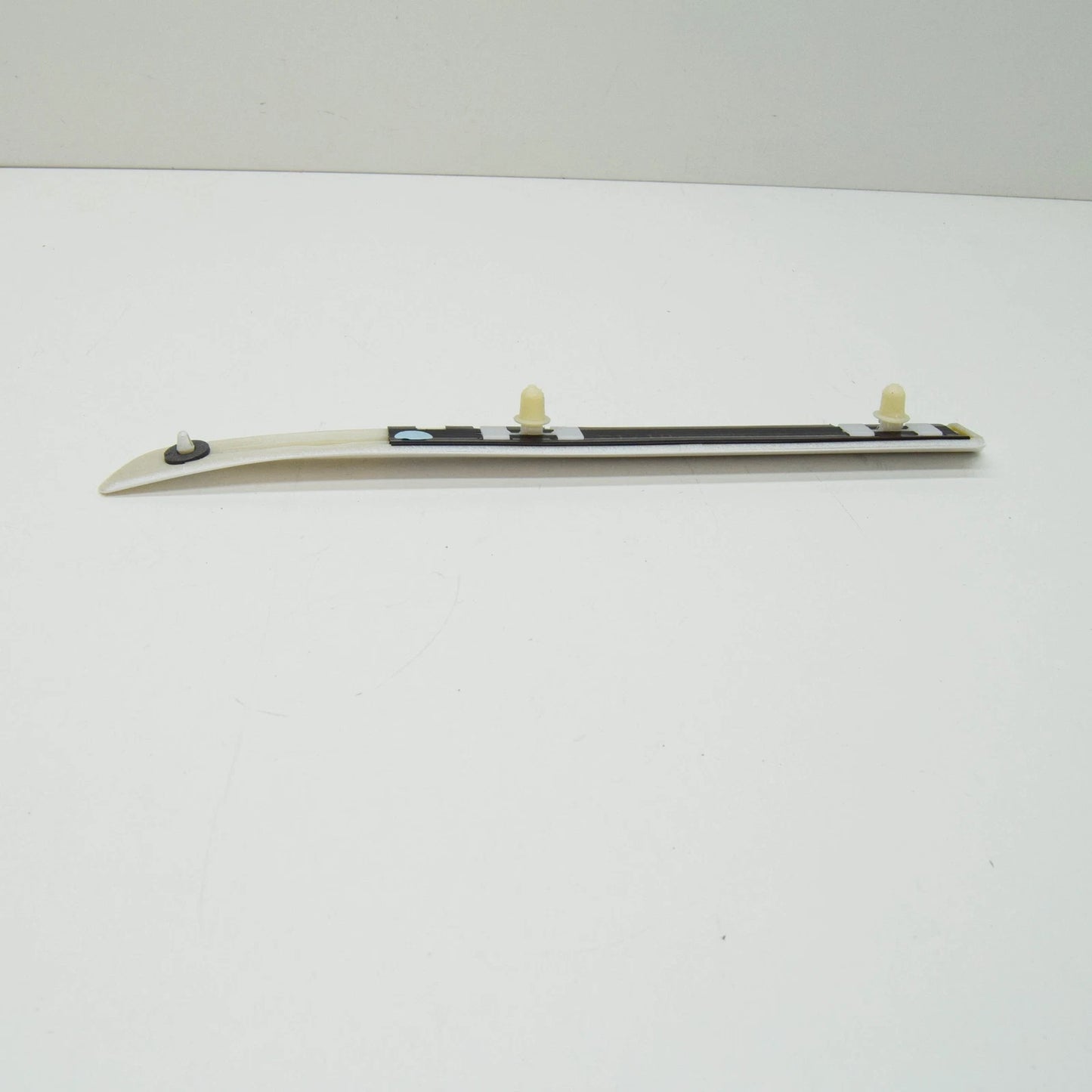 NEW BMW E46 CABRIO COUPE FENDER MOLDING LEFT FRONT 7001041 51137001041 ORIGINAL