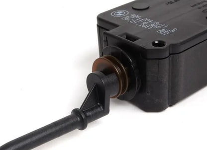 NEW BMW 3 E46 FUEL TANK COVER LOCK 6987637 67116987637 ORIGINAL