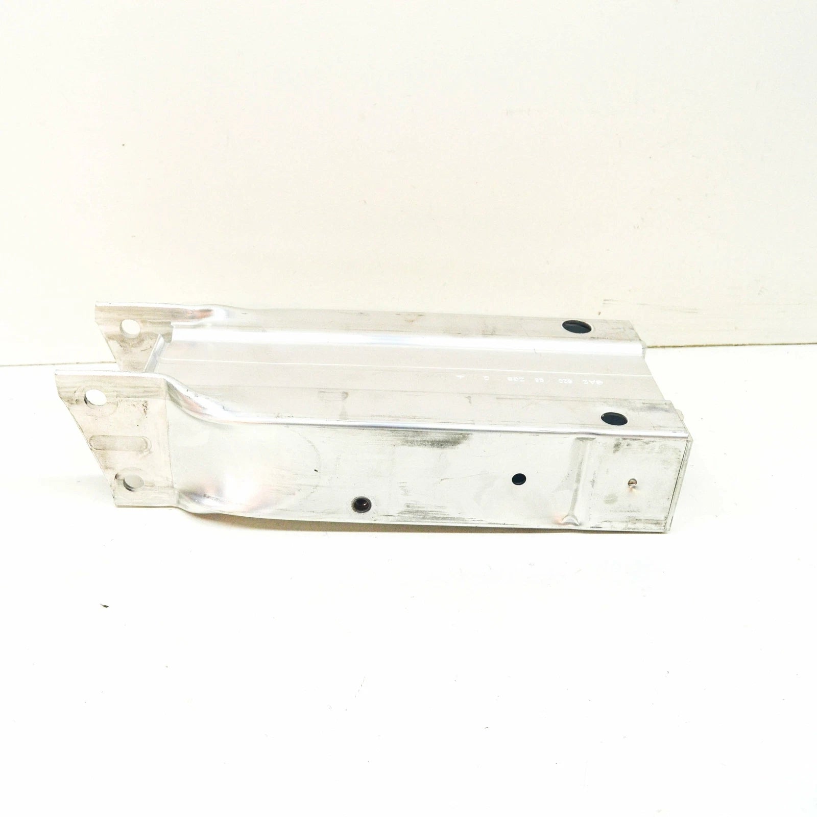 NEW MERCEDES-BENZ E-CLASS W212 FRONT BUMPER LEFT ABSORBER A2126200995