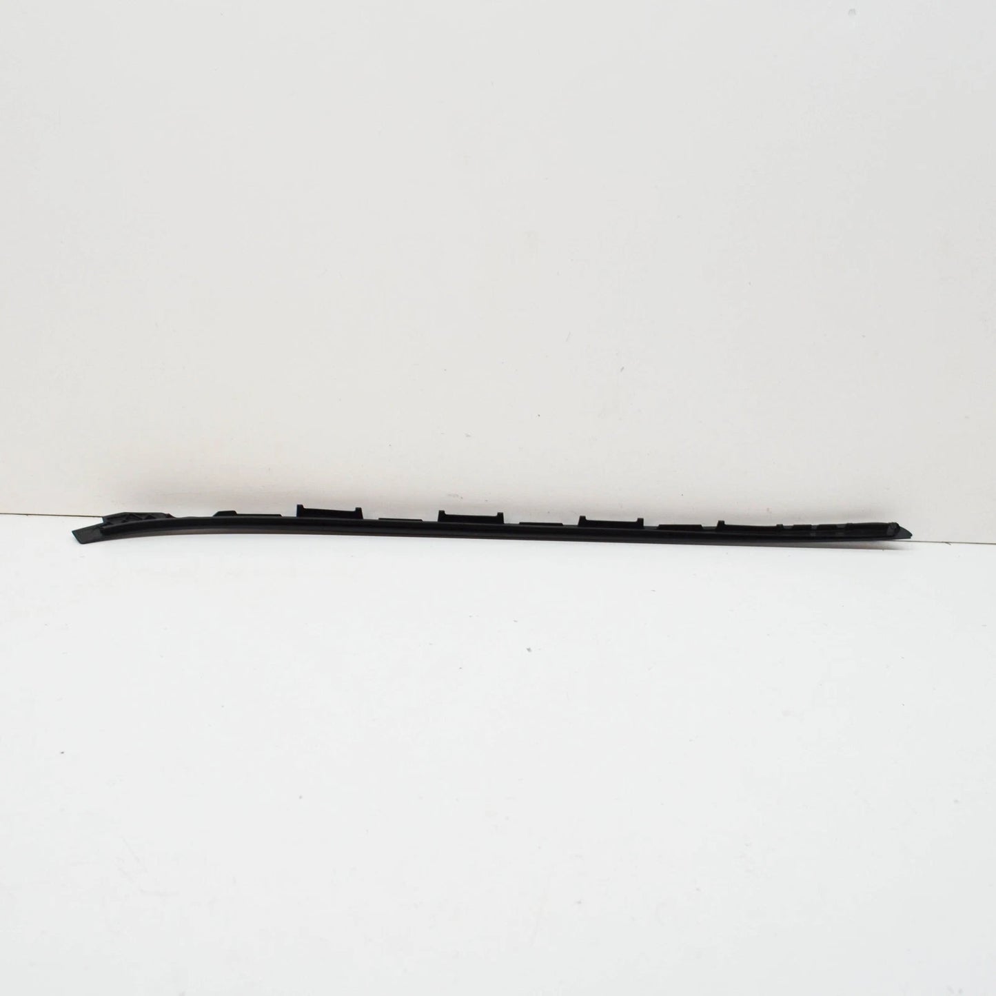 NEW BMW 4 F33,F83 WINDSHIELD LEFT VERTICAL TRIM 51317296009 7296009 ORIGINAL