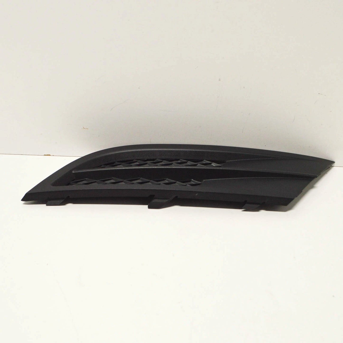 NEW VOLKSWAGEN JETTA MK6 FRONT RIGHT FOG LIGHT GRILL 5C6853666G9B9