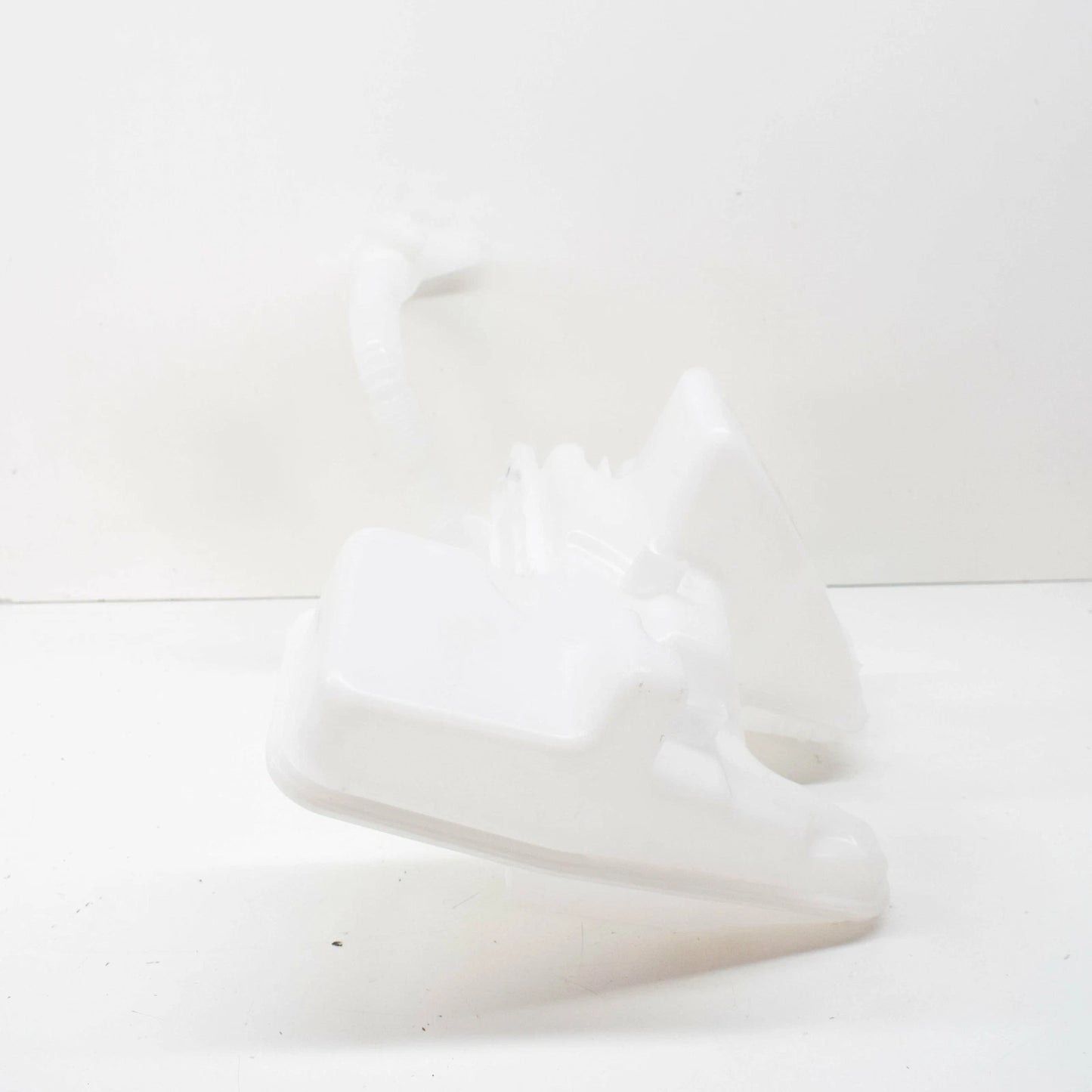 NEW VW TIGUAN AD WINDSCREEN WASHER FLUID TANK 5NA955453B