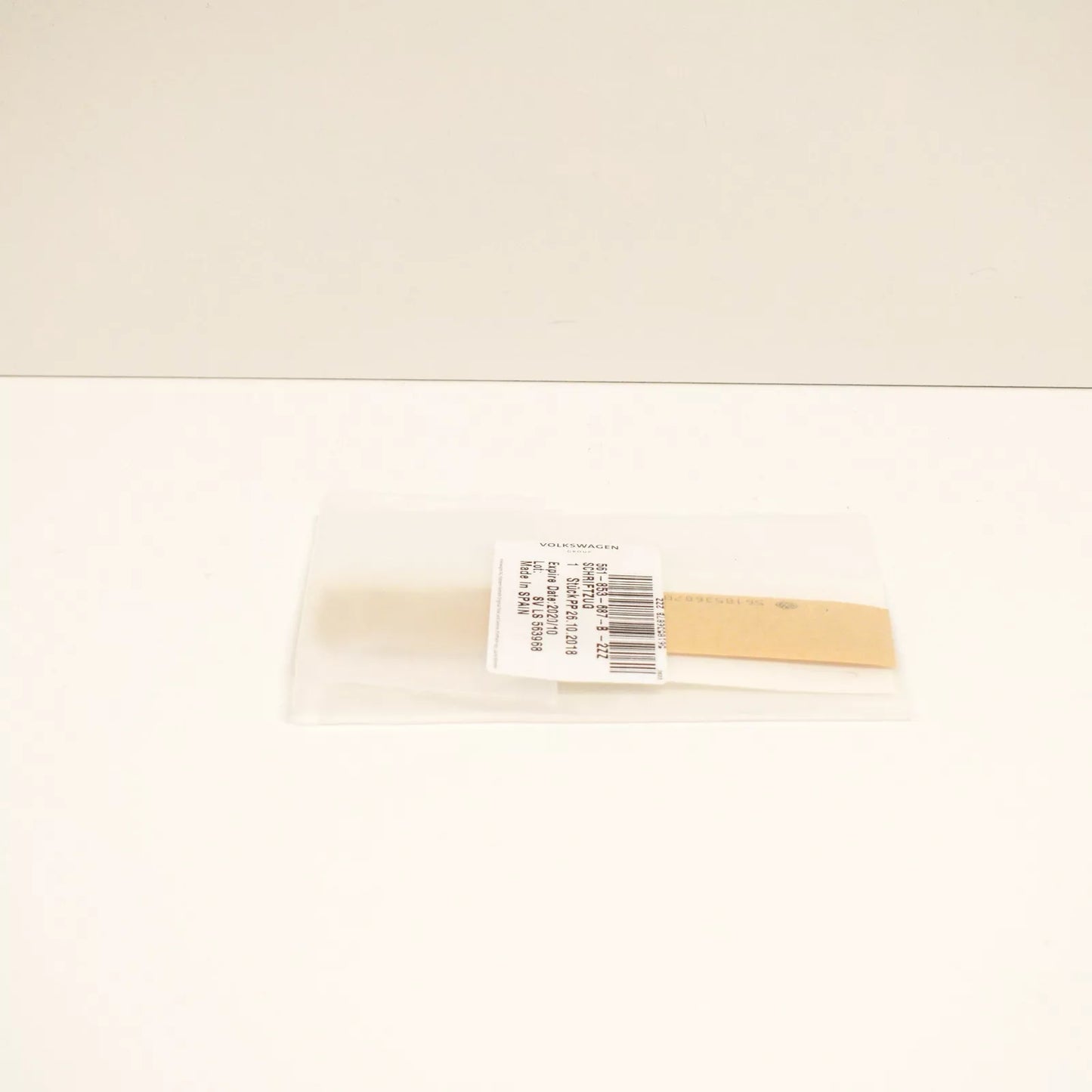 NEW VOLKSWAGEN PASSAT B8 REAR TAILGATE BOOT LID EMBLEM 561853687B2ZZ ORIGINAL