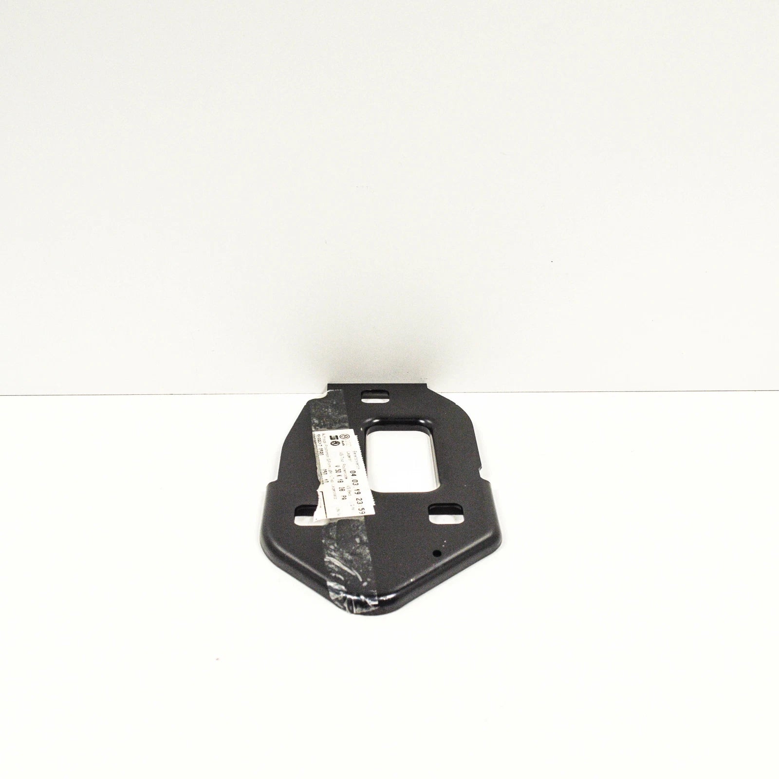 NEW AUDI Q5 8R RADIATOR CORE SUPPORT LEFT SECURING PLATE 8R0805499