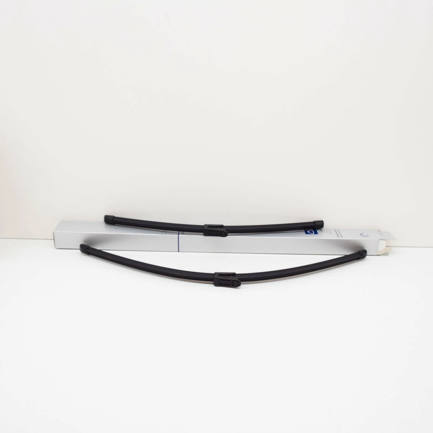 NEW VOLKSWAGEN PASSAT B8 FRONT AERO WIPER BLADE SET LHD 3G1998002