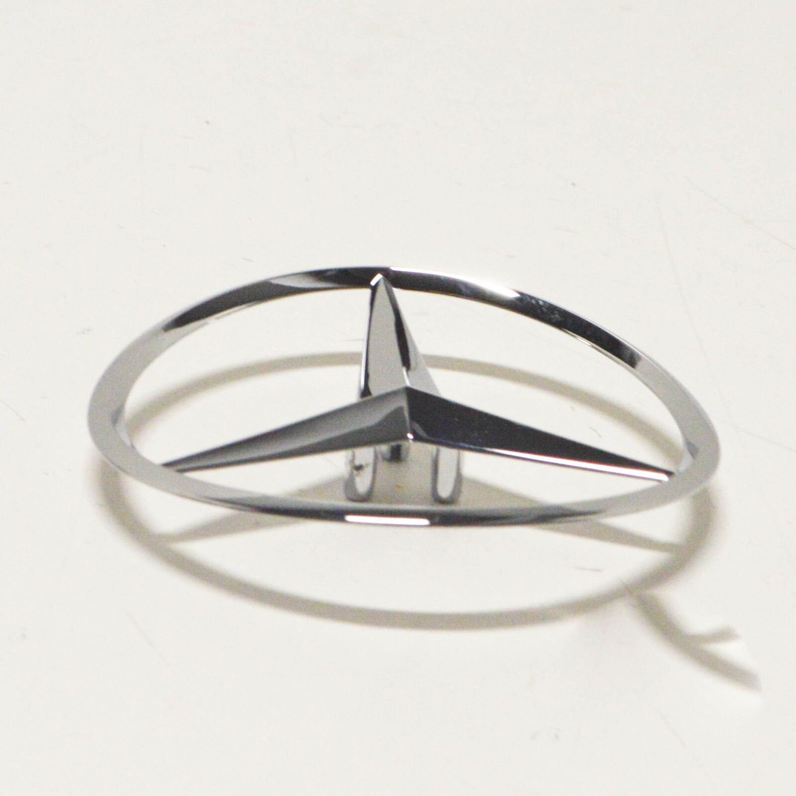 NEW MERCEDES-BENZ GLA X156 REAR TRUNK STAR LOGO EMBLEM A1568170016 ORIGINAL