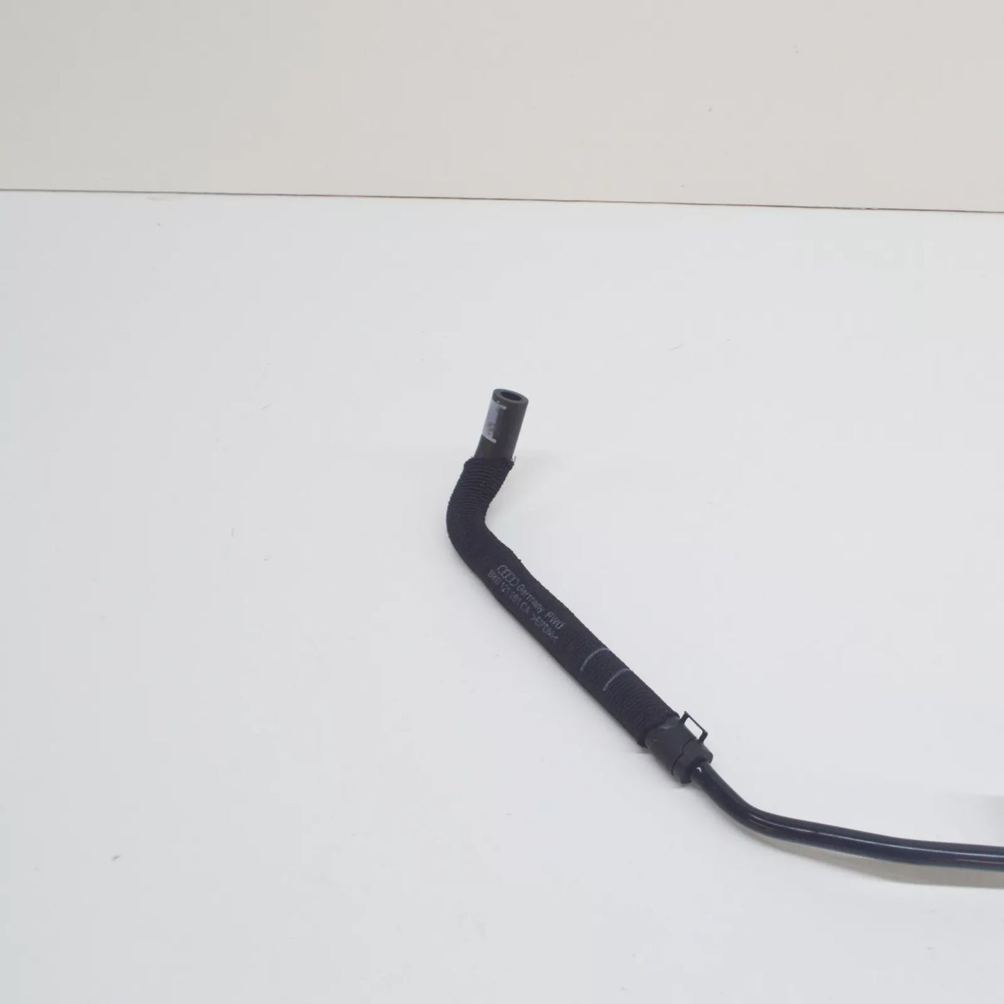 NEW AUDI A5 SPORTBACK 8T EXPANSION TANK UPPER HOSE 8K0121081CA