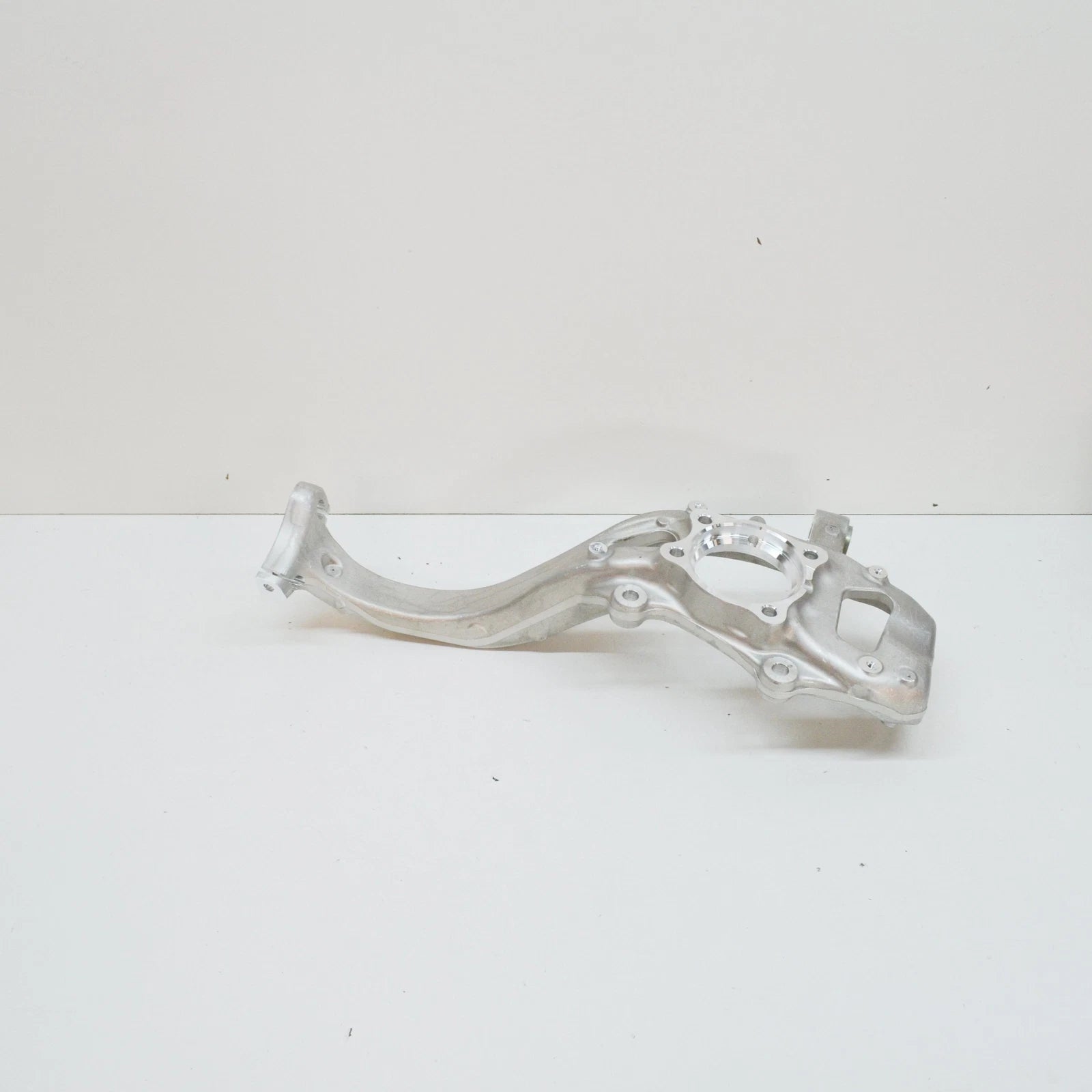 NEW AUDI Q7 4M FRONT RIGHT STEERING KNUCKLE 4M0407254J ORIGINAL