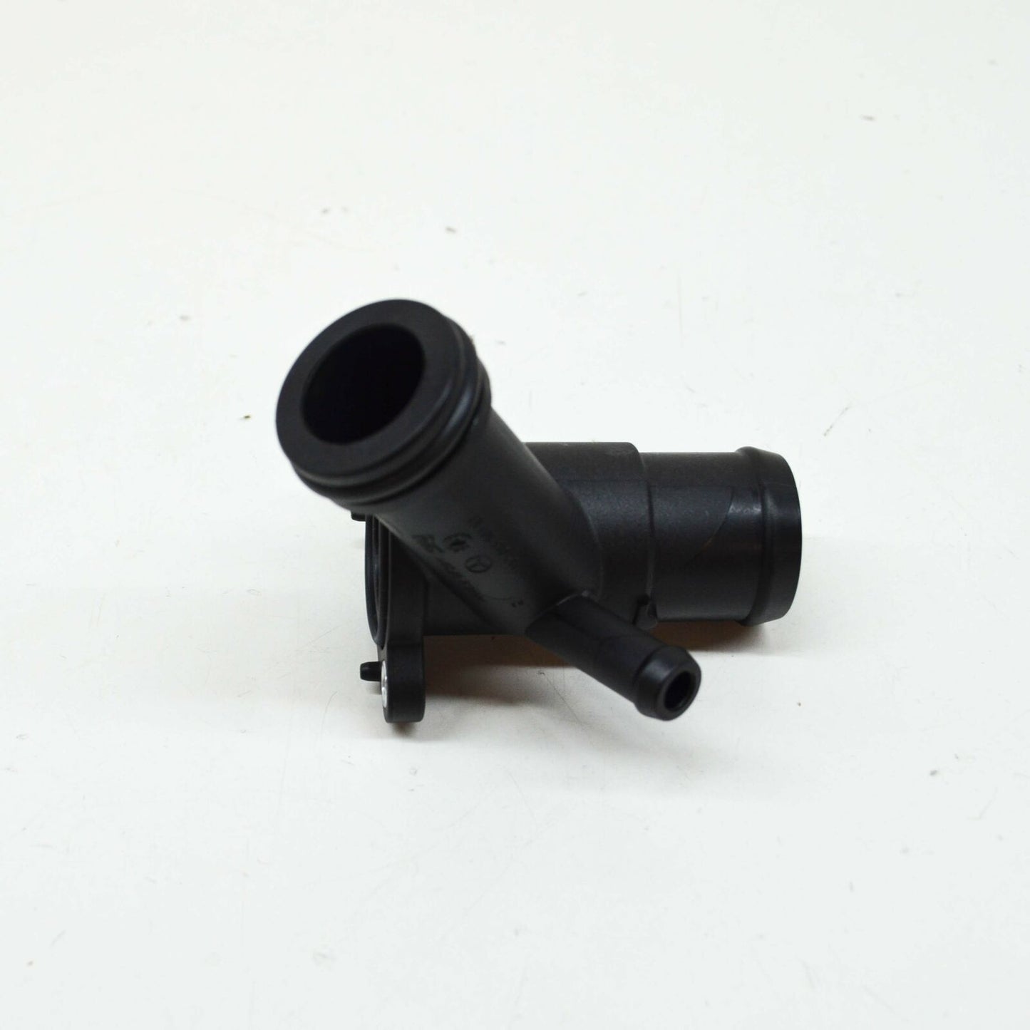 NEW MERCEDES-BENZ B W246 W242 COOLING SYSTEM INLET FLANGE A2702000200 ORIGINAL