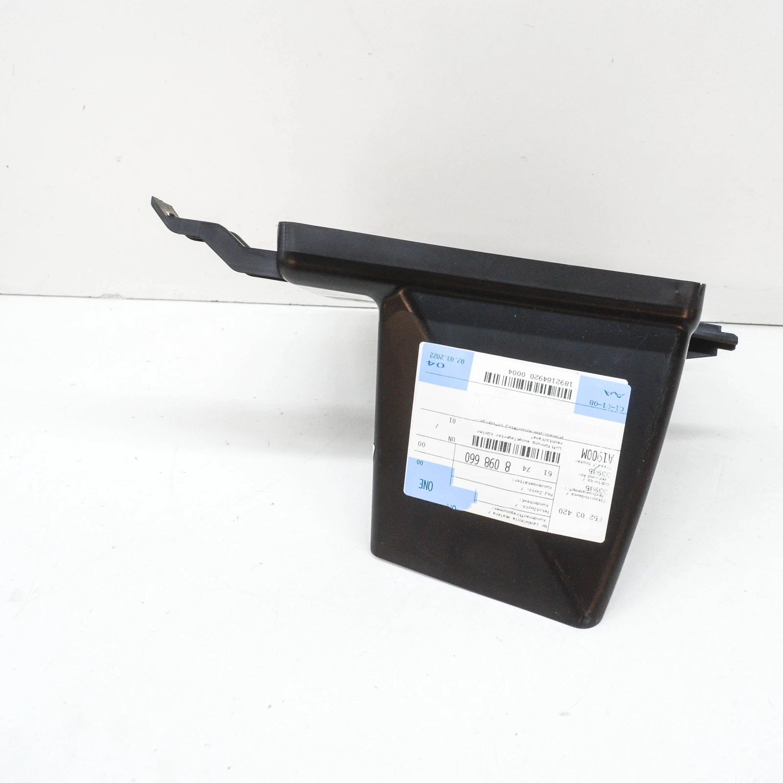 NEW BMW 5 G30 RIGHT RADIATOR SUPPORT AIR DUCT 51748098660 ORIGINAL