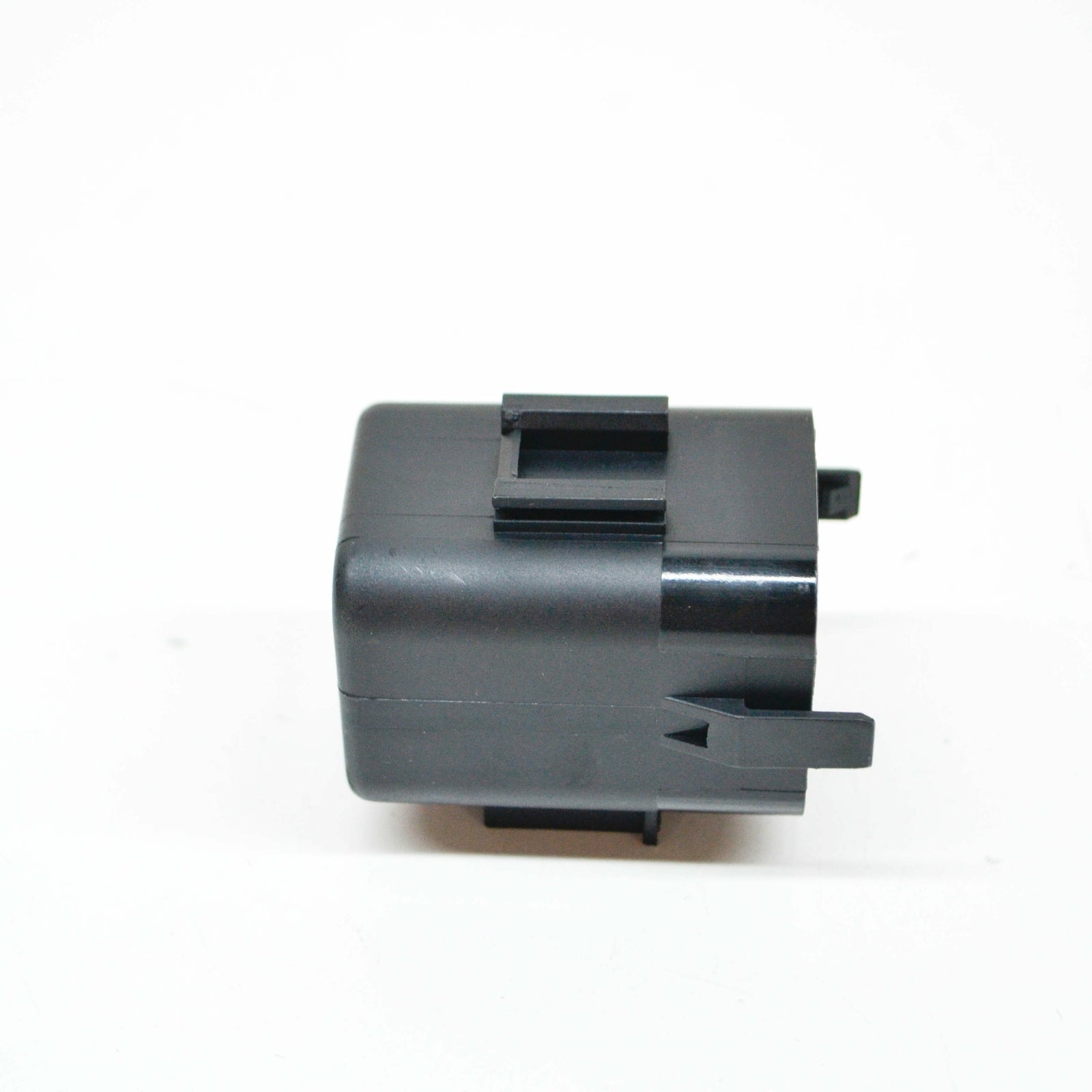 NEW MB C W204 ADDITIONAL RADIATOR VENT RELAY COVER A0015453903 ORIGINAL