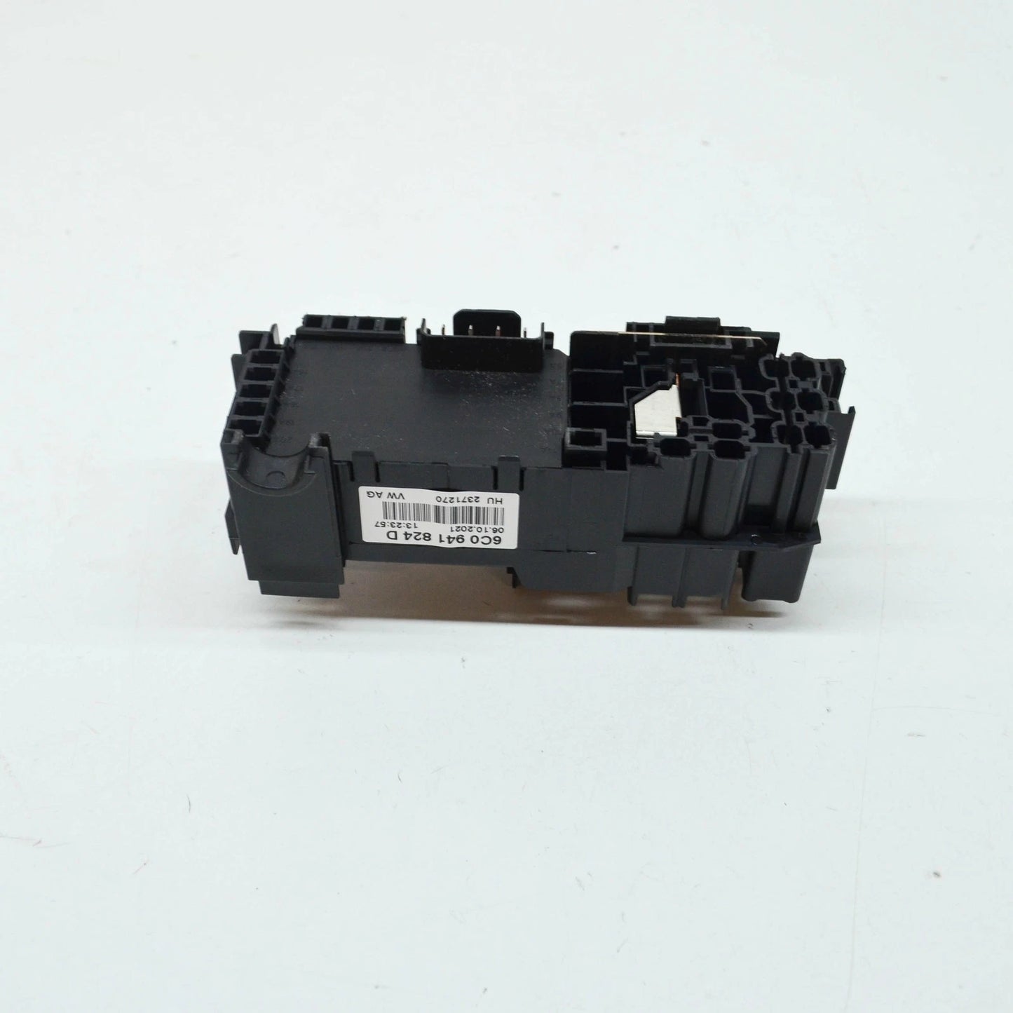 NEW AUDI A1 SPORTBACK GB FUSE BOX HOLDER 6C0941824D