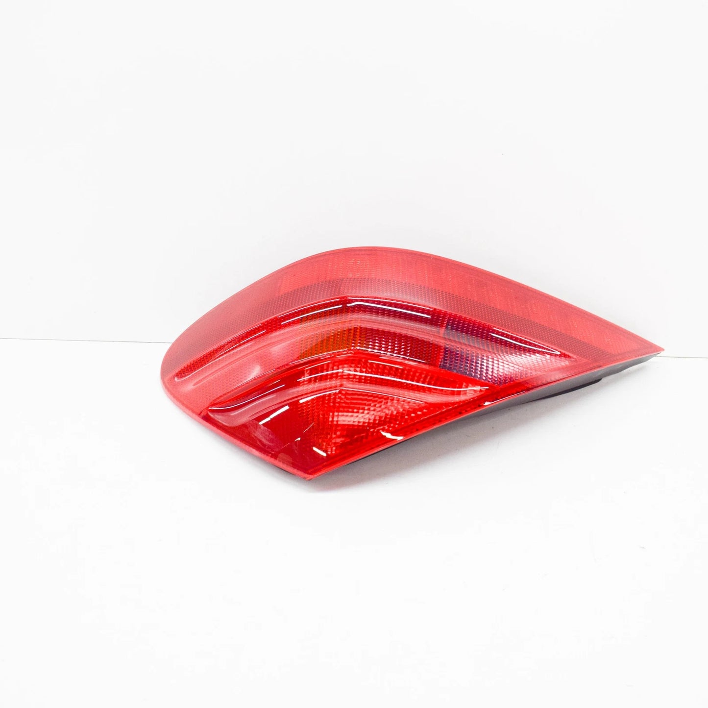 NEW MERCEDES-BENZ SL R230 REAR RIGHT TAIL LIGHT A2308200264