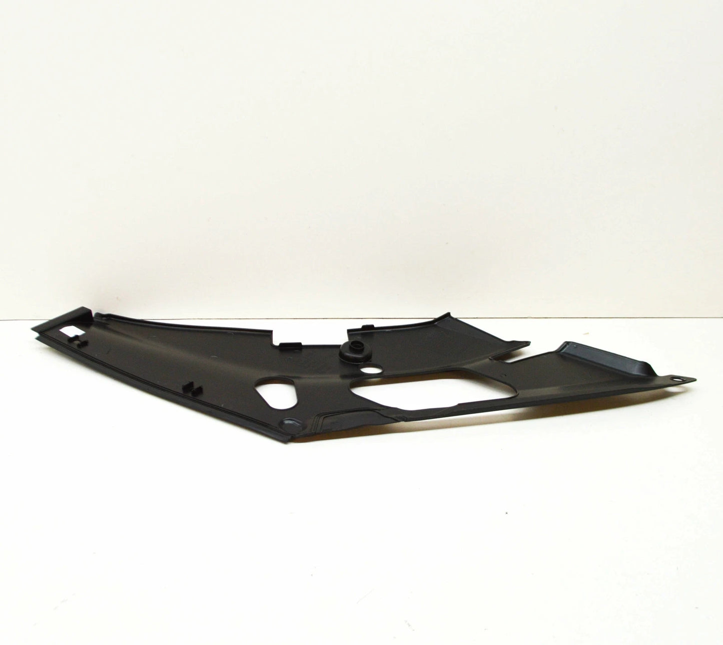 NEW BMW 4 COUPE G22 FRONT LEFT RADIATOR SUPPORT ACCESS COVER 51769883647