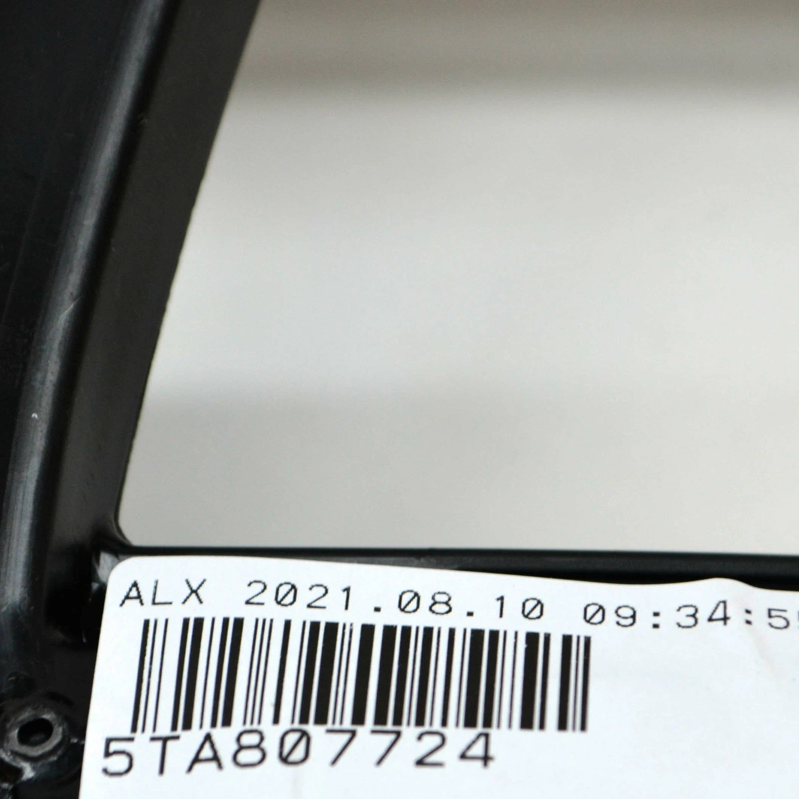 NEW VOLKSWAGEN TOURAN 5T FRONT RIGHT BUMPER BRACKET 5TA807724