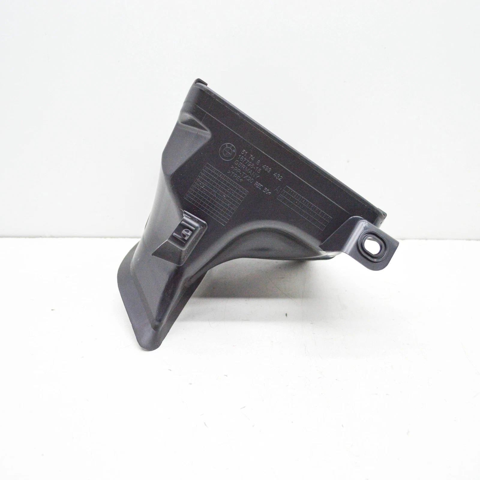 NEW BMW X1 F48 RADIATOR AIR DUCT LEFT 51748493432 ORIGINAL