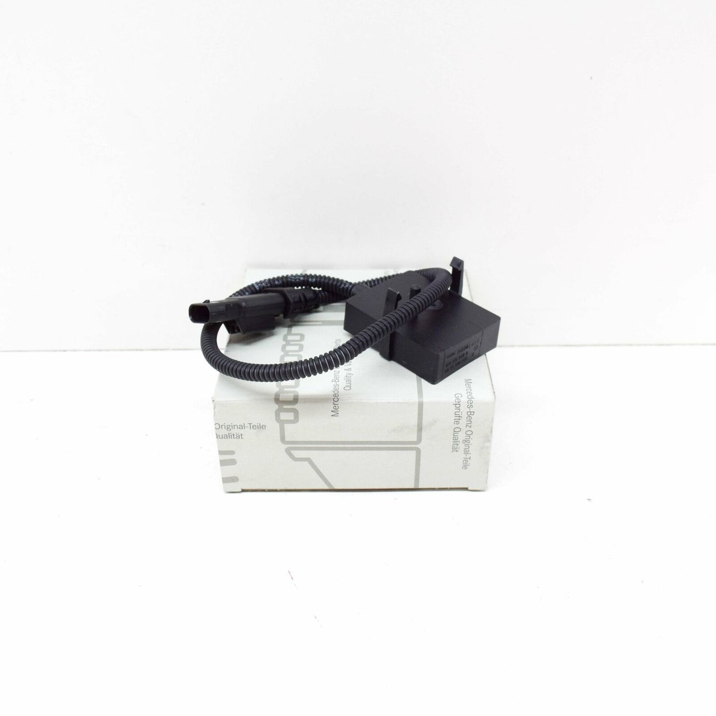 NEW MERCEDES-BENZ GLK-CLASS X204 TEMPERATURE SENSOR A2219055600 ORIGINAL