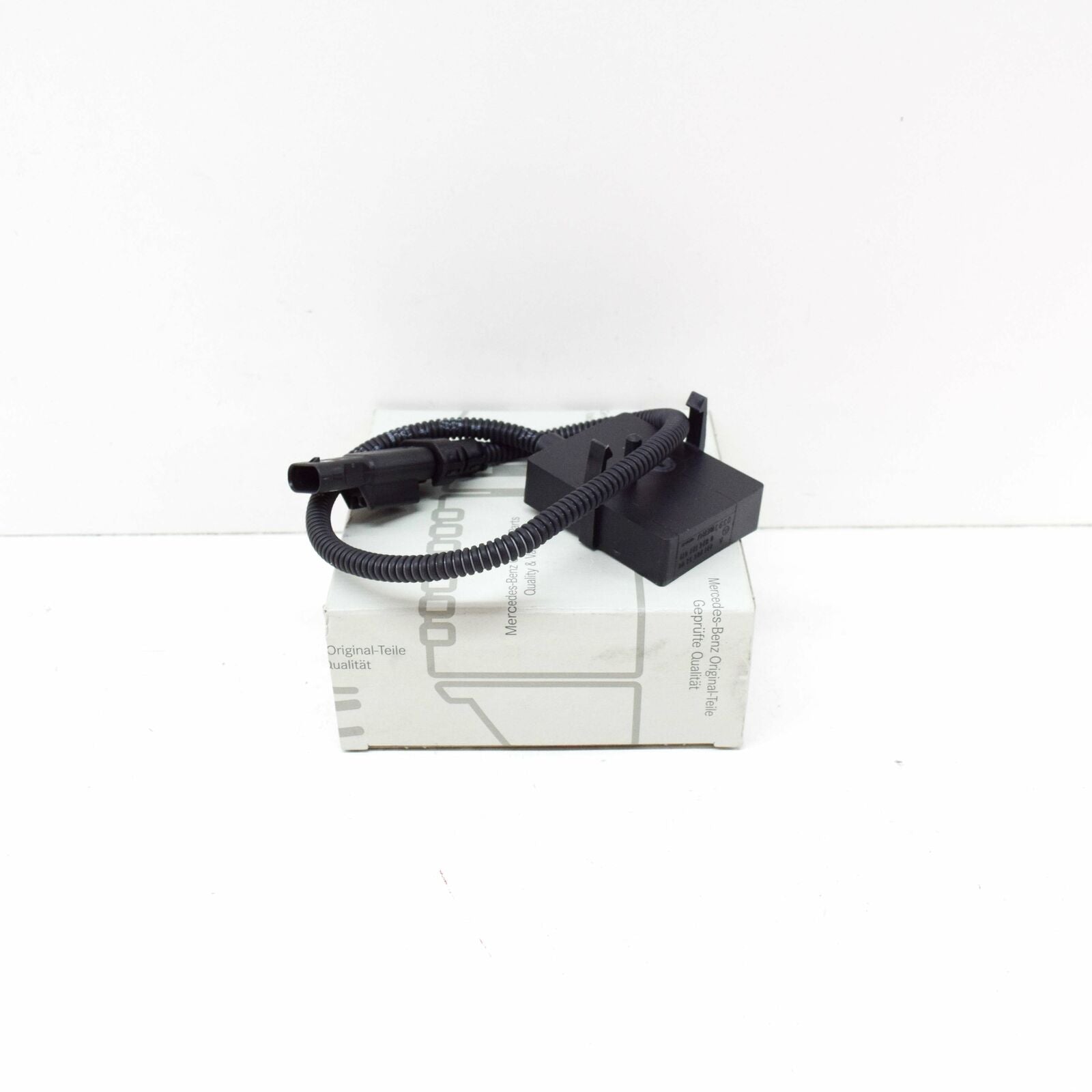 NEW MERCEDES-BENZ GLK-CLASS X204 TEMPERATURE SENSOR A2219055600 ORIGINAL