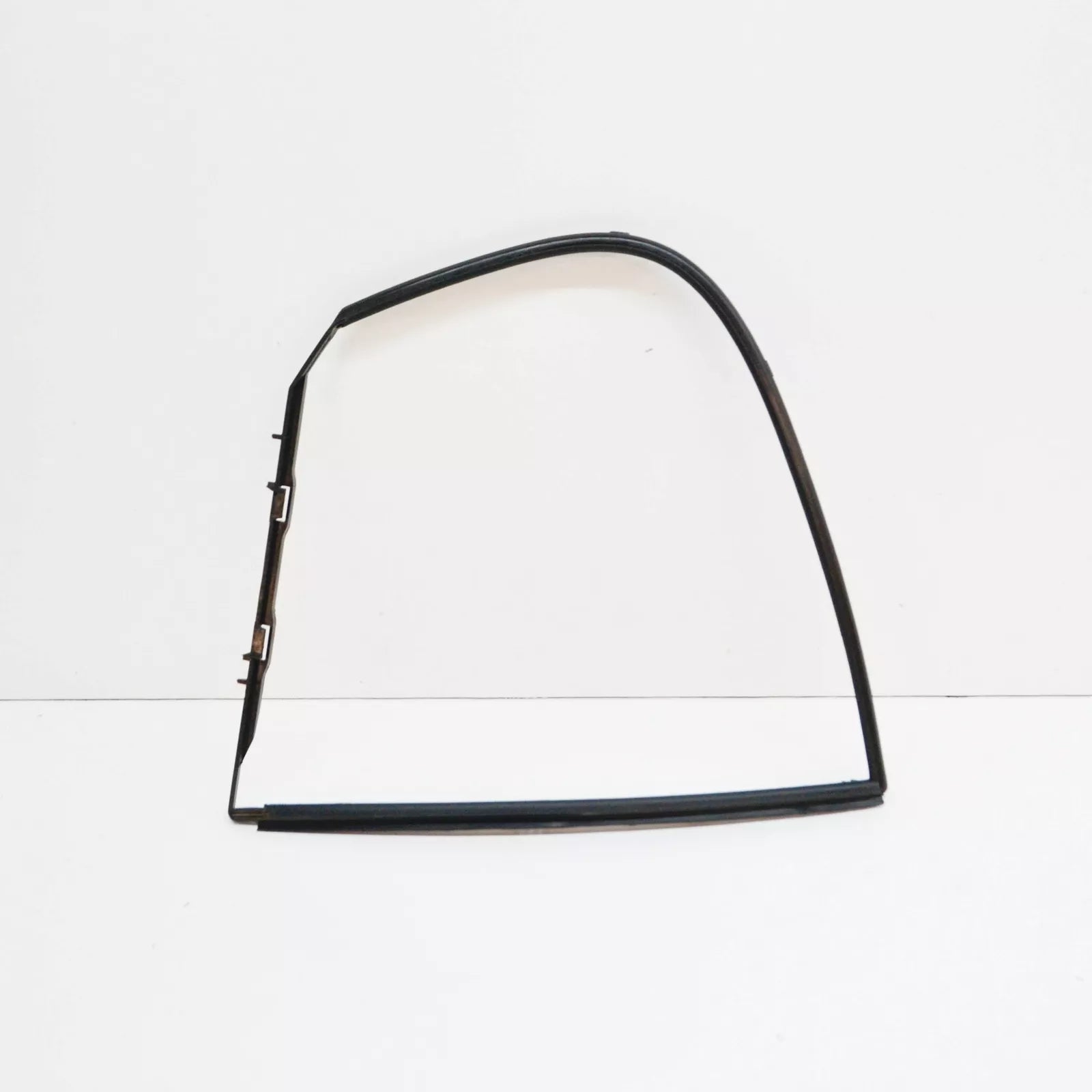 NEW BMW 3 E90 REAR RIGHT DOOR SIDE WINDOW VENT SEAL 7060220 51347060220 ORIGINAL