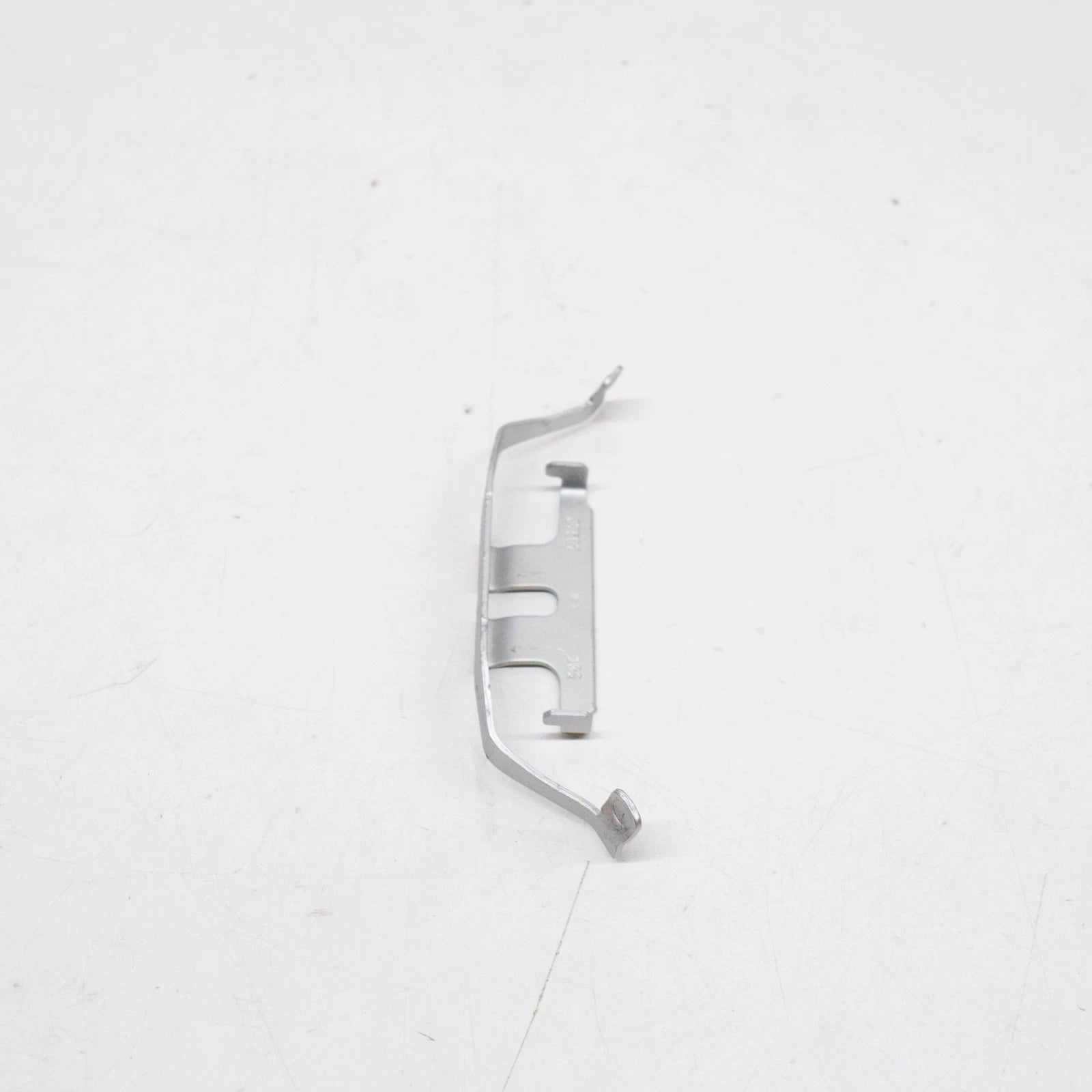 NEW BMW 1 F20 FRONT BRAKE PAD CARRIER CLIP 34106790927 ORIGINAL