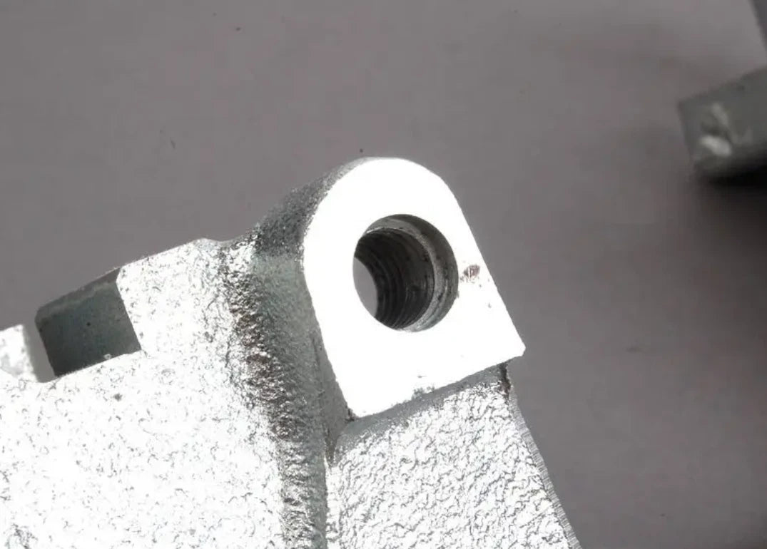 NEW BMW 3 E46 FRONT BRAKE PAD CALLIPER CARRIER 34106765880 6765880 ORIGINAL