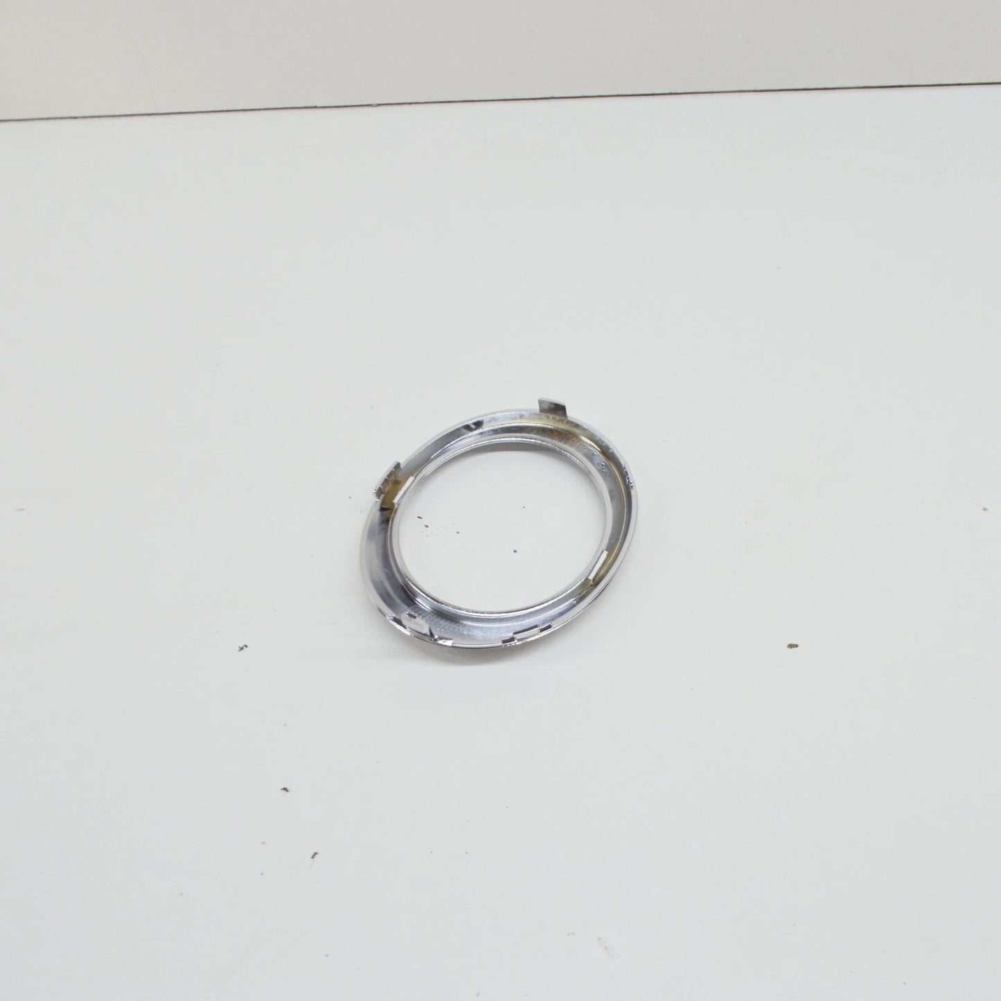 NEW MB CLS C219 FRONT BUMPER LEFT FOG LIGHT CHROMED RING A2198850723