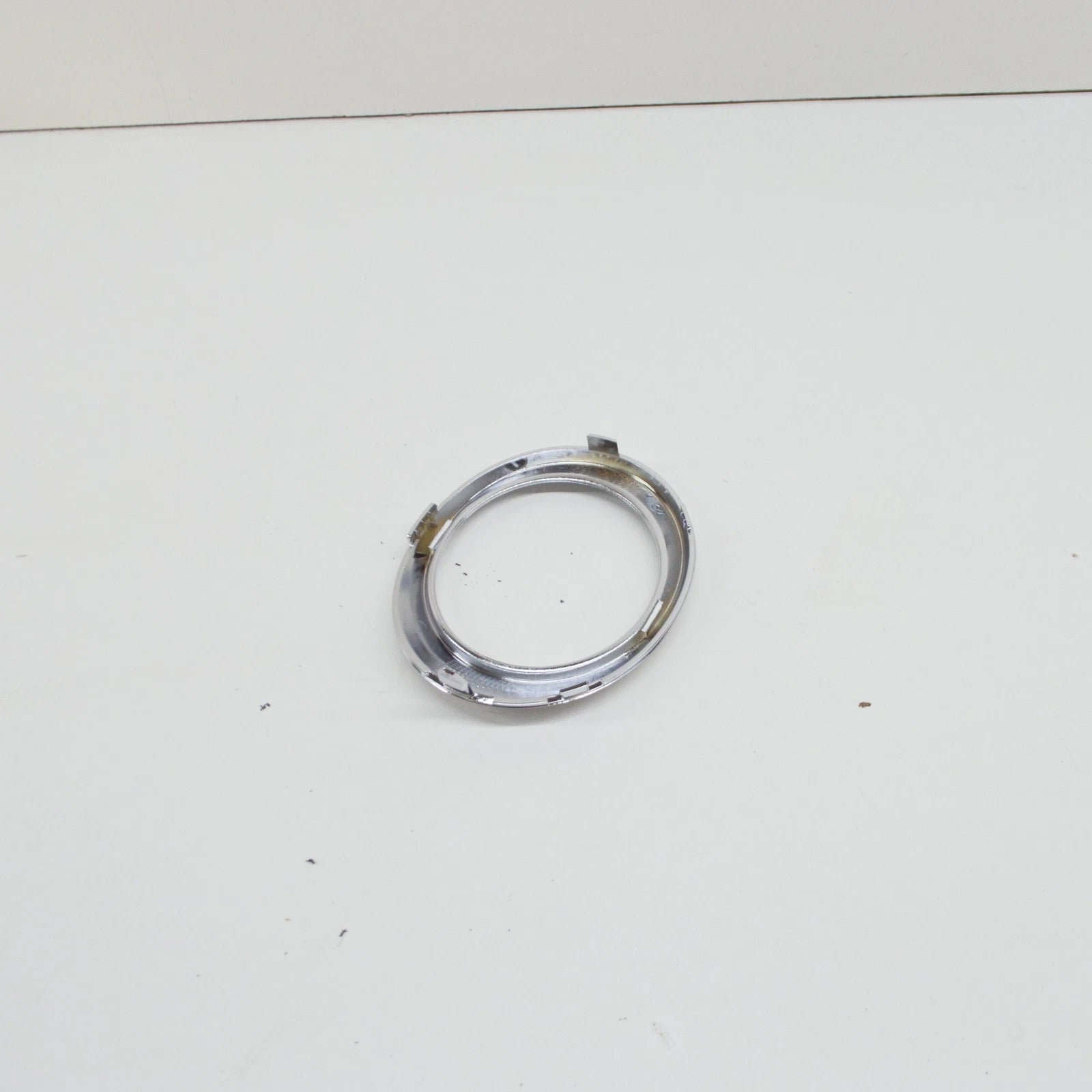 NEW MB CLS C219 FRONT BUMPER LEFT FOG LIGHT CHROMED RING A2198850723