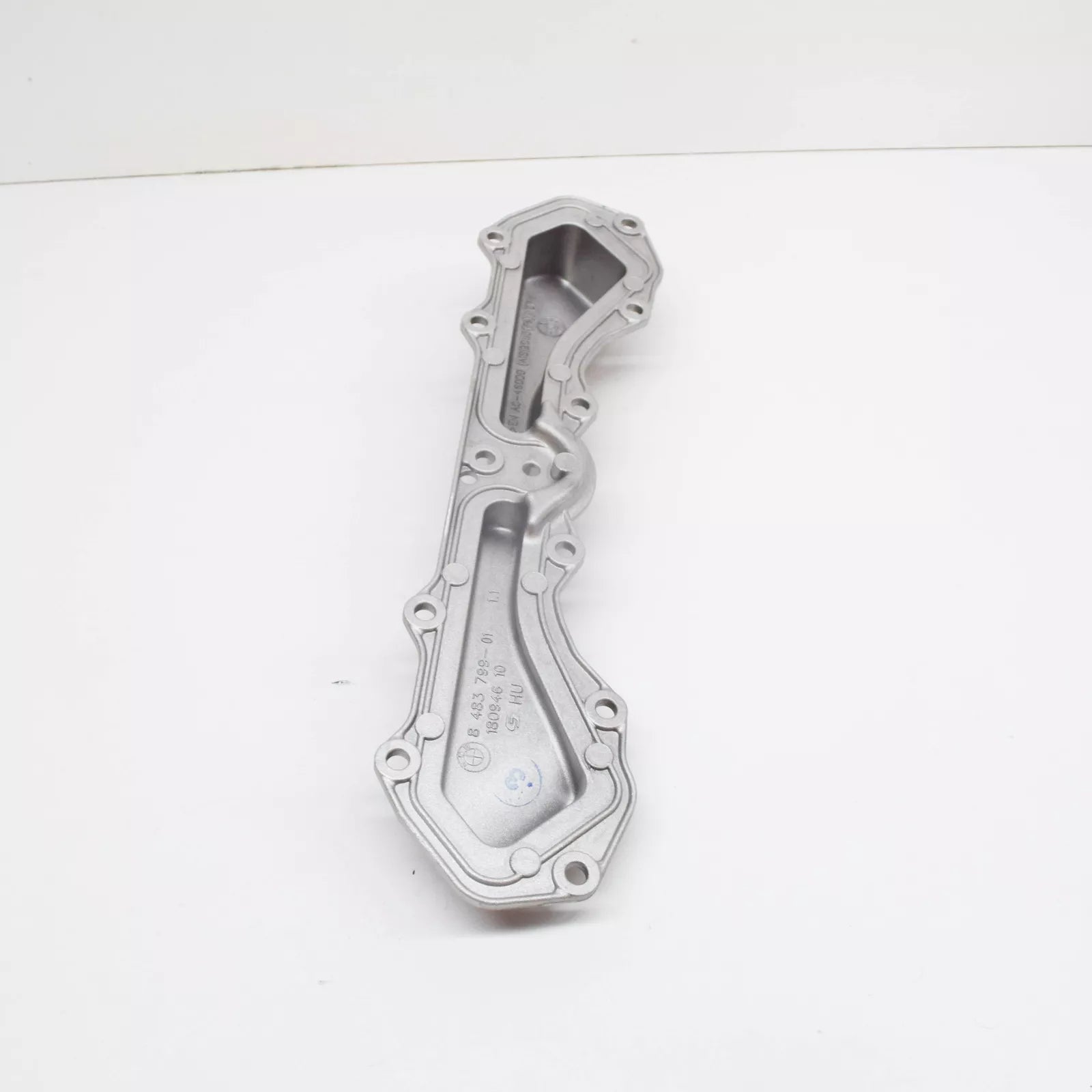 NEW BMW X5 E70 REAR COOLANT PASSAGE COVER 11148483799 8483799 ORIGINAL