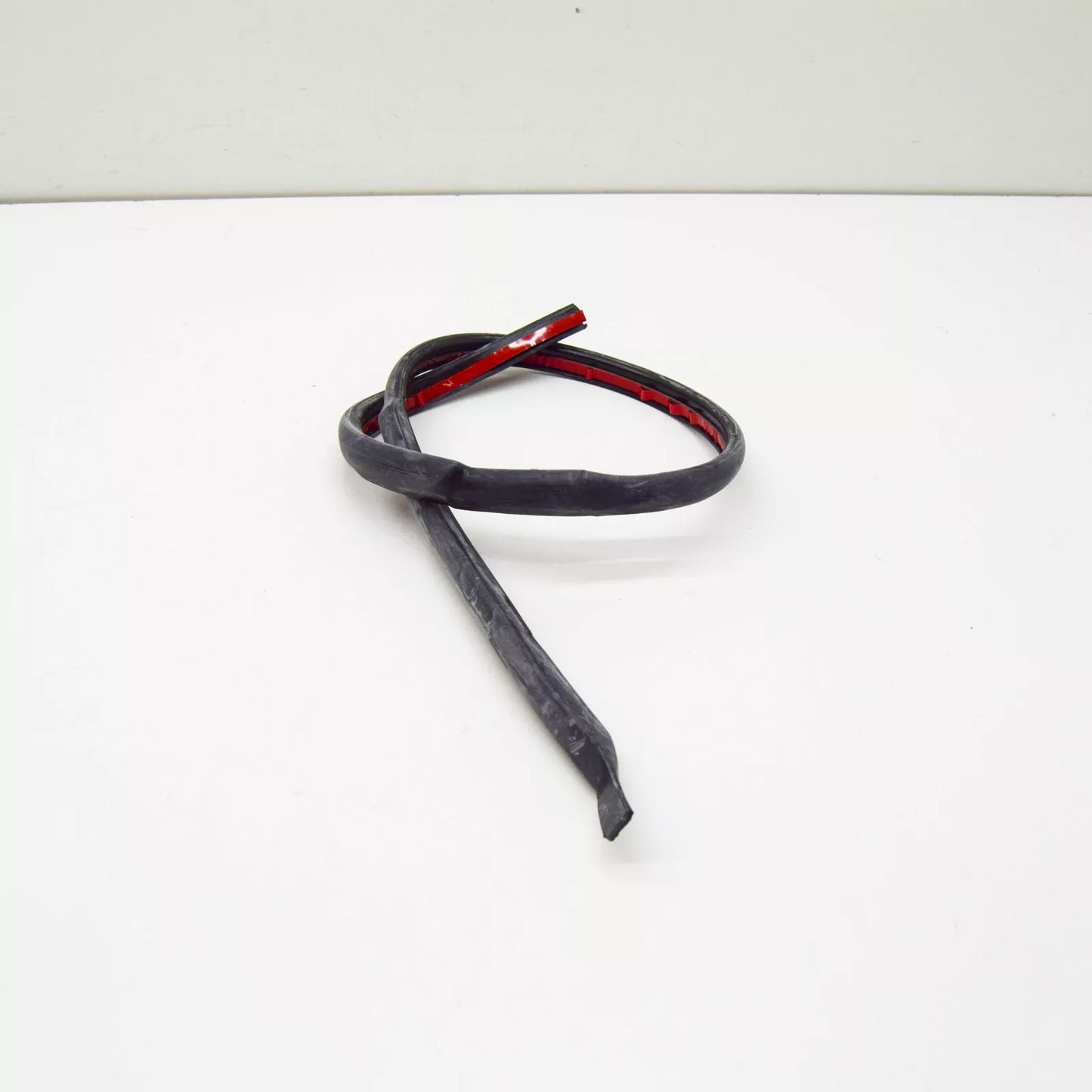 NEW BMW 7 E38 REAR RIGHT DOOR SEAL RUBBER 51228157882 ORIGINAL