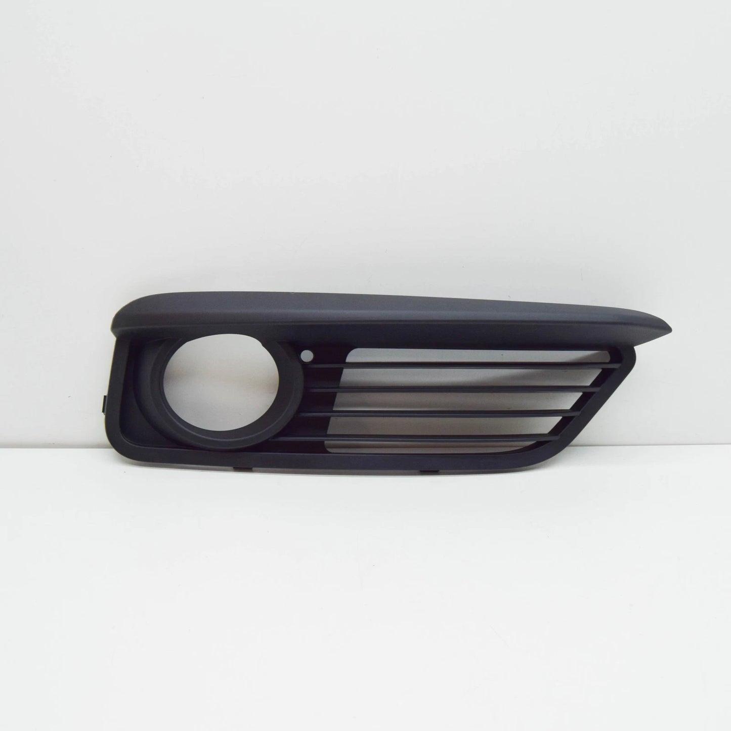NEW BMW 1 F21 FRONT RIGHT BUMPER LOWER FOG GRILL 51117371670 7371670 ORIGINAL
