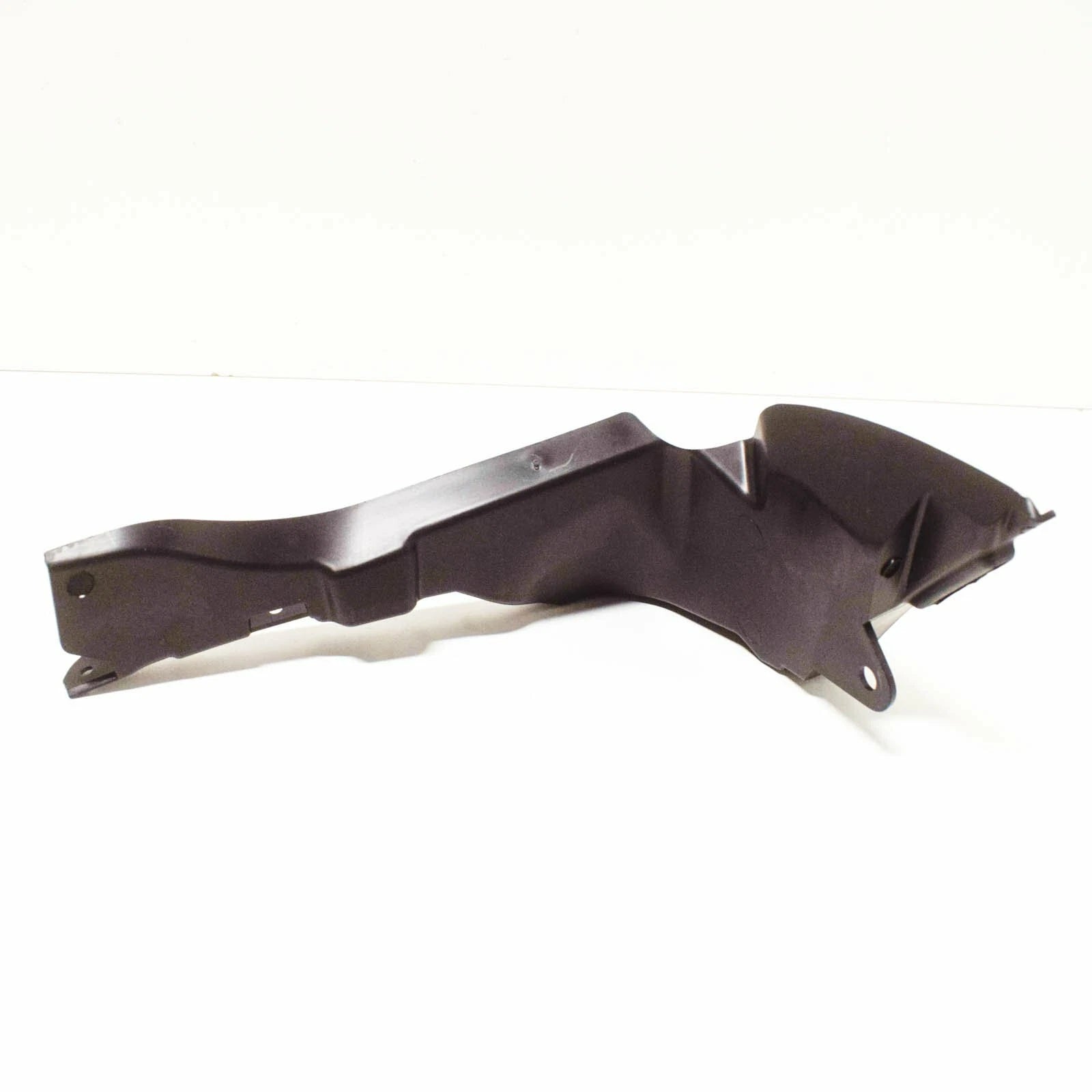 NEW MB C W205 FRONT BUMPER LEFT BOTTOM BASIC MOUNTING A2058853865