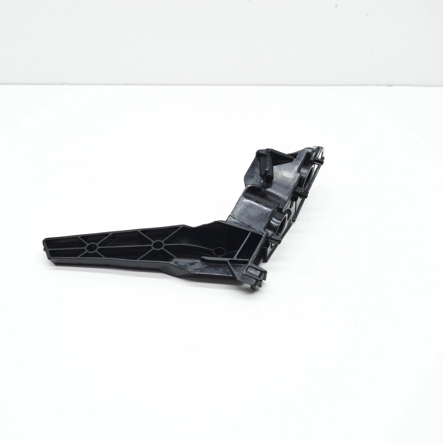NEW VOLKSWAGEN JETTA MK7 A7 FRONT LEFT BUMPER BRACKET 17A807183 ORIGINAL