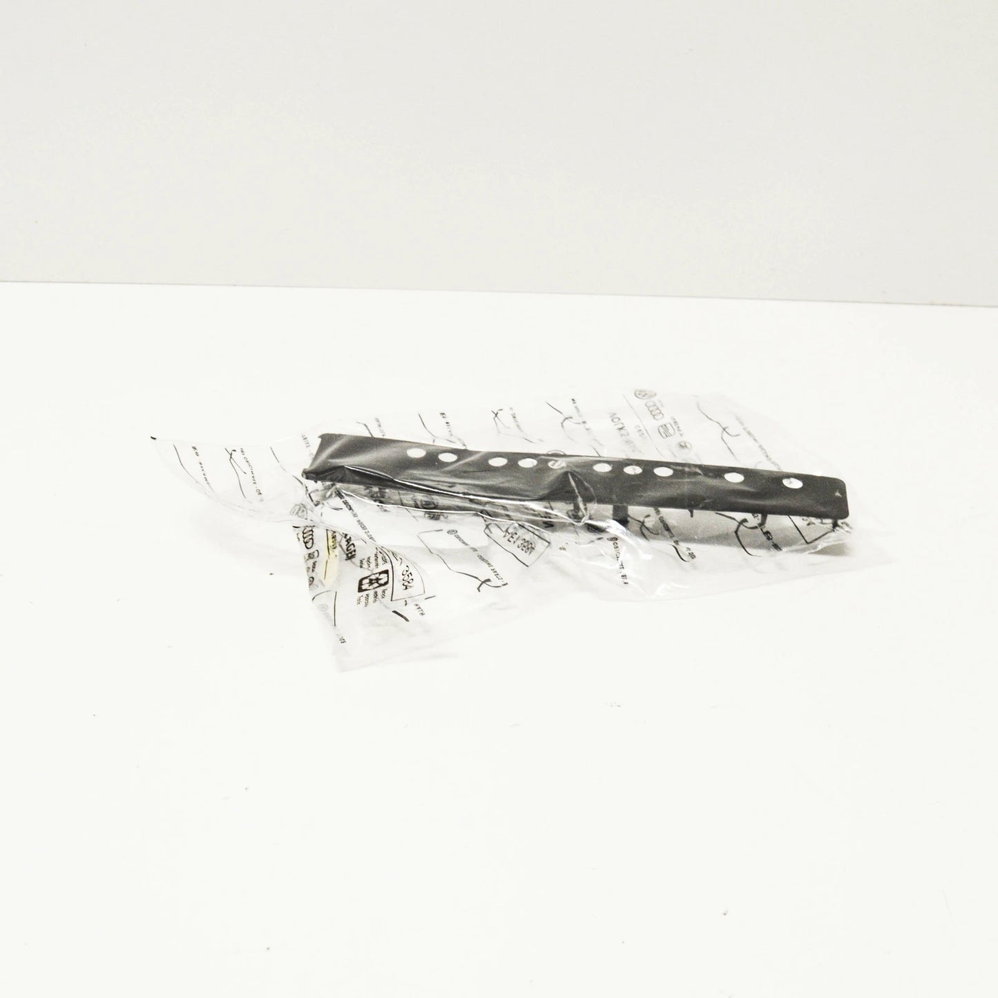 NEW VOLKSWAGEN GOLF MK7 AIR INTAKE TRIM PLATE REAR 5Q0129849A ORIGINAL