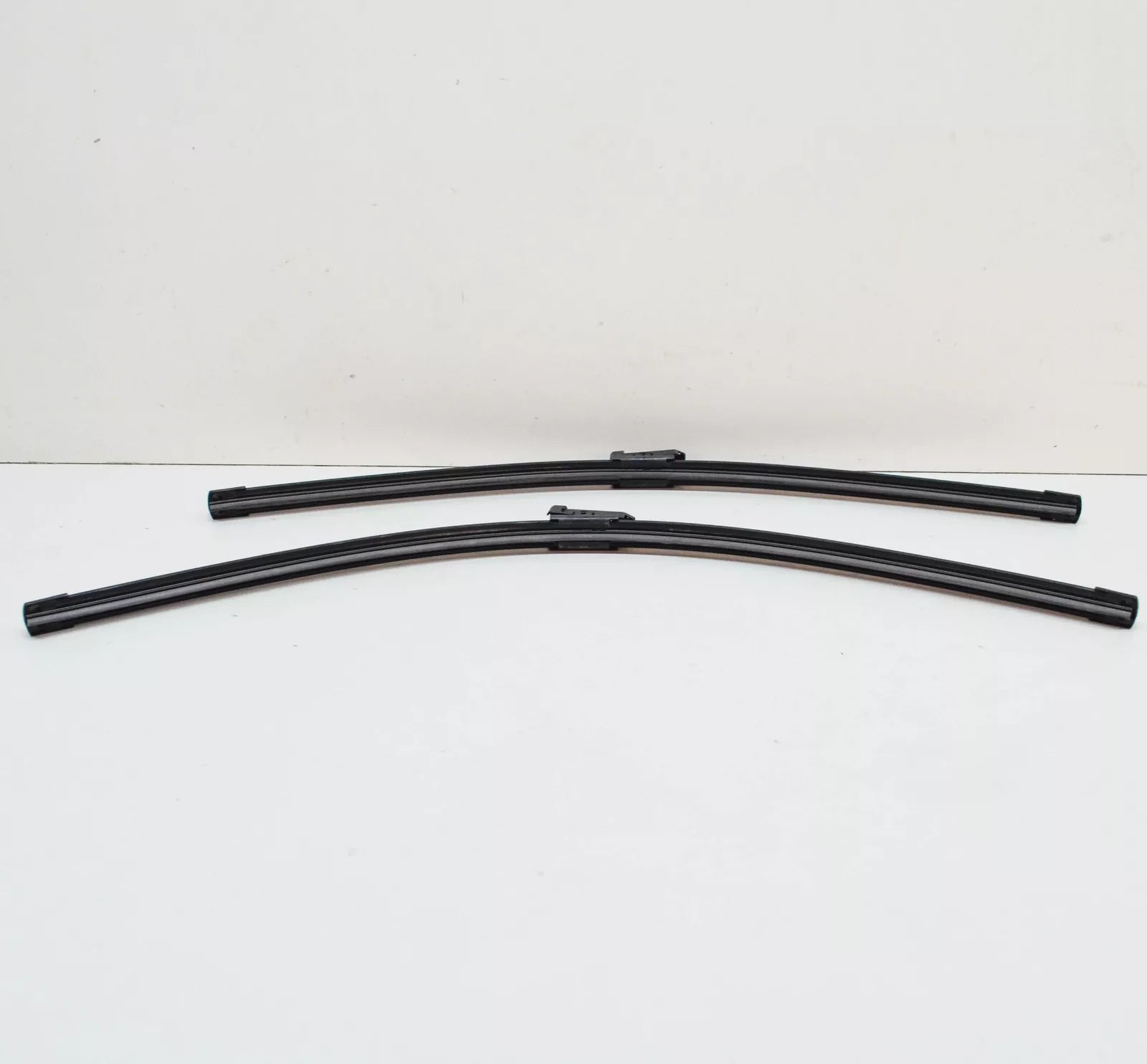 NEW VOLKSWAGEN TIGUAN MK1 FRONT WIPER BLADES SET 5NB998002 ORIGINAL
